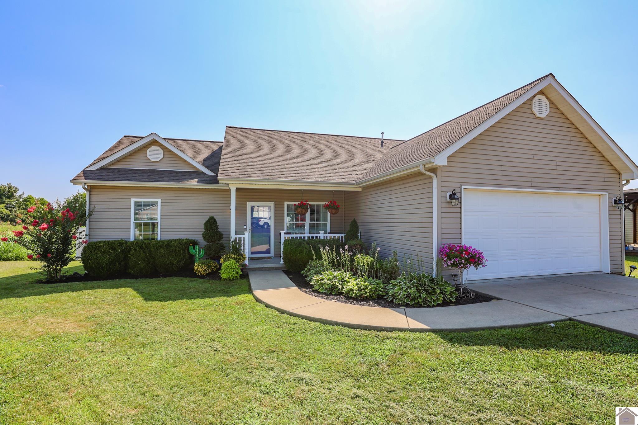 160 Keeneland Court Property Photo 1