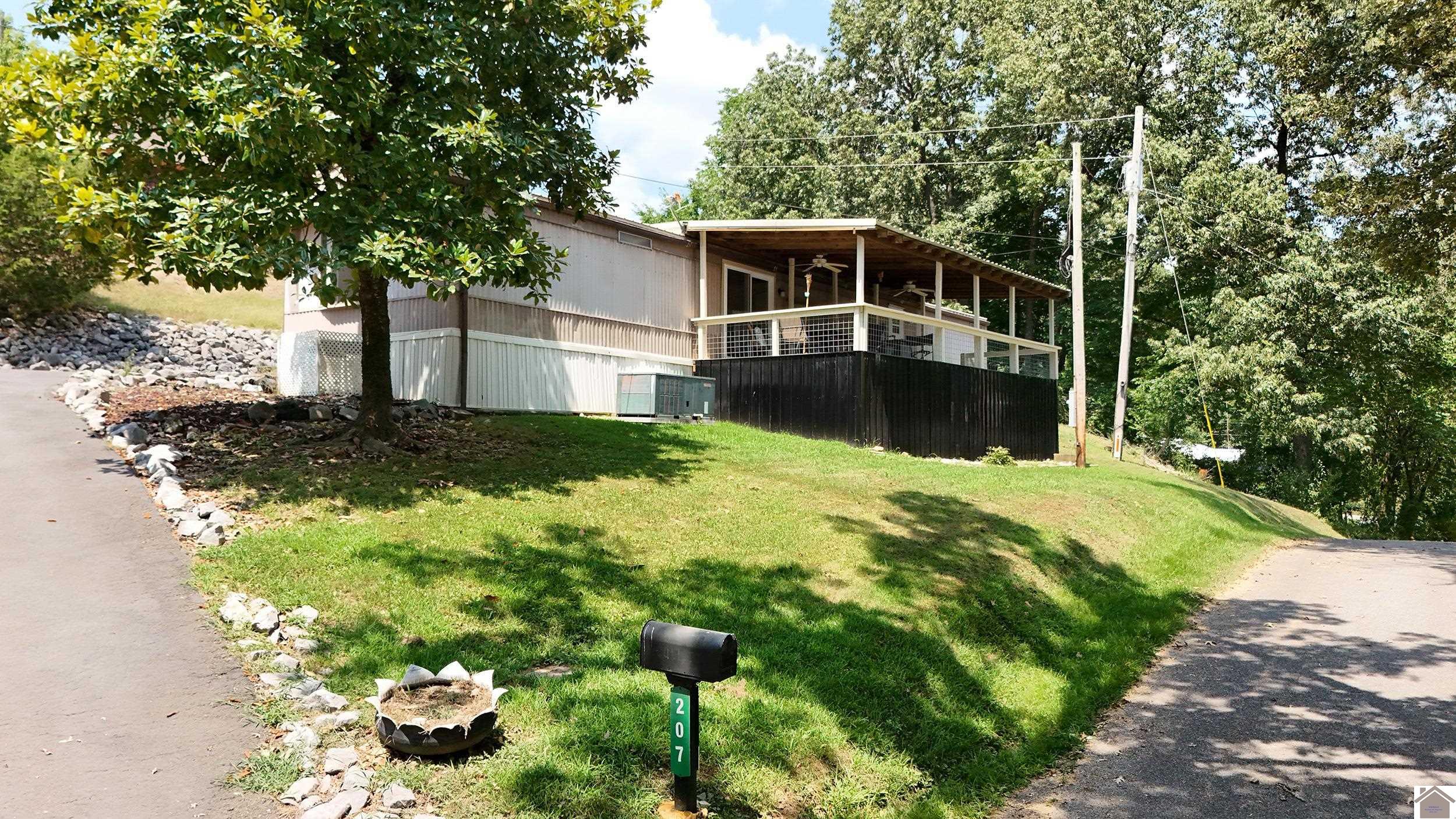 207 Tom Doom Rd. Property Photo 1
