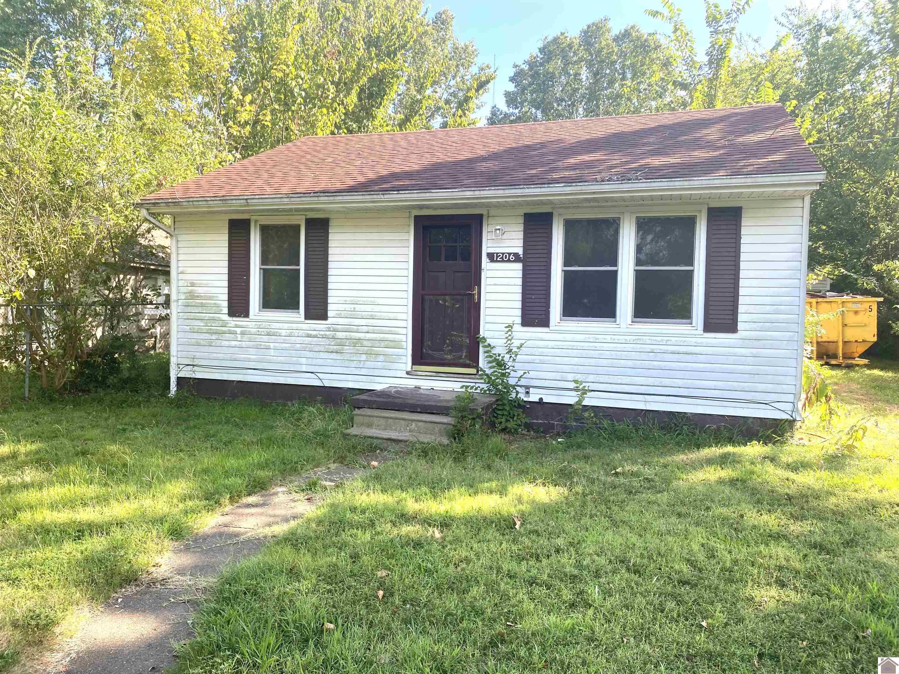 1206 Markham Property Photo 1