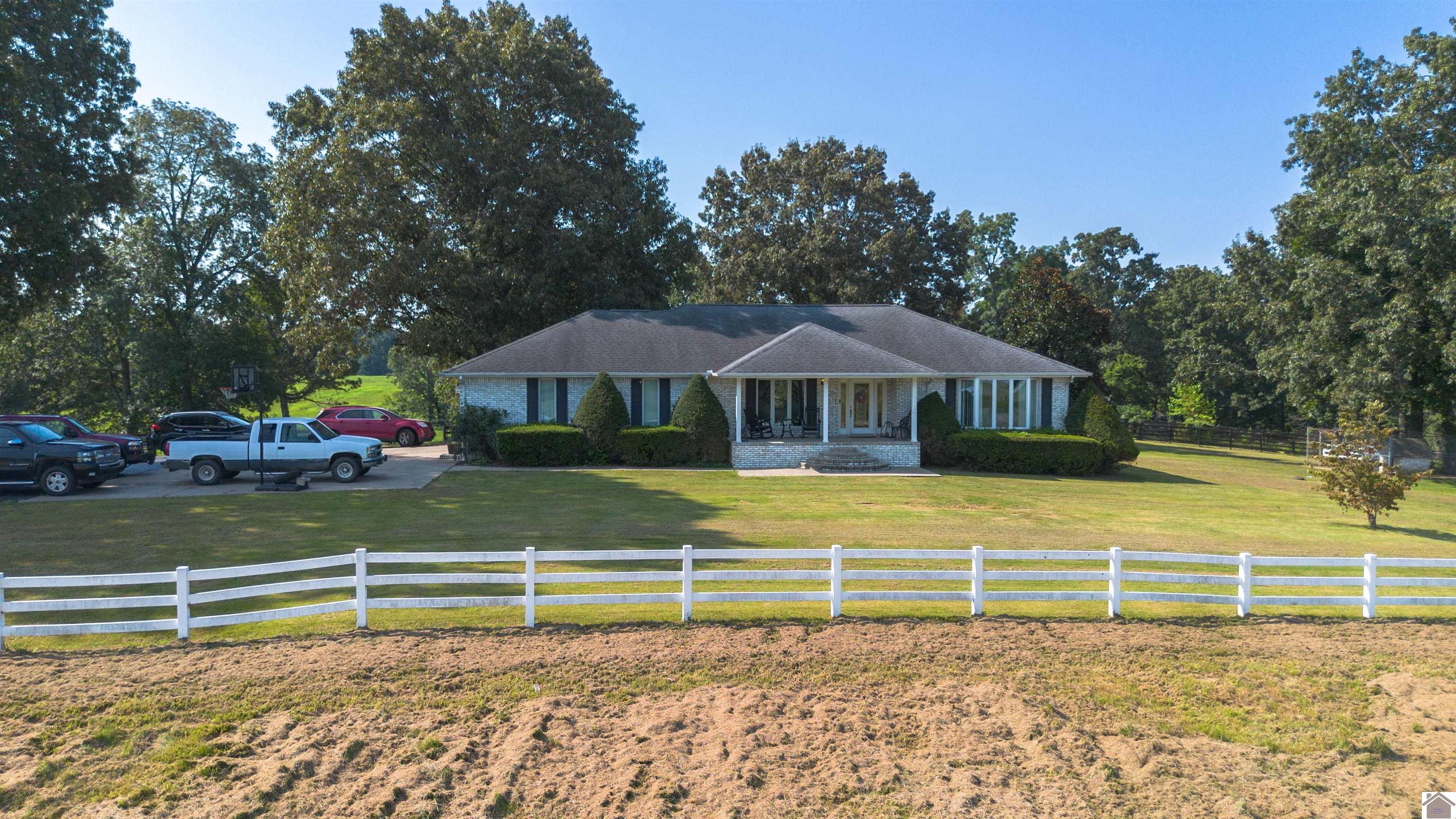 1111 Iuka Rd Property Photo 1