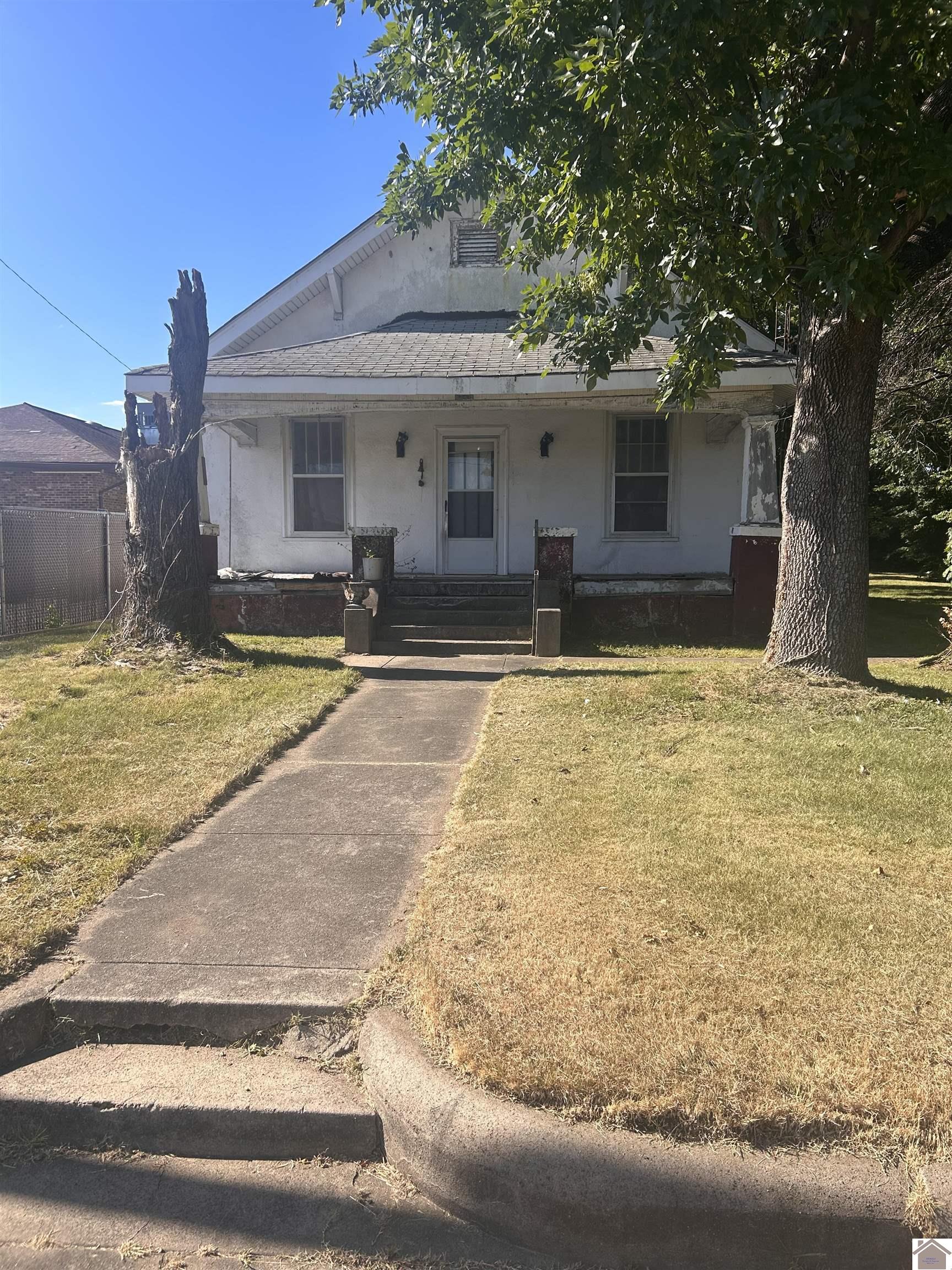 1247 Park Ave Property Photo 1