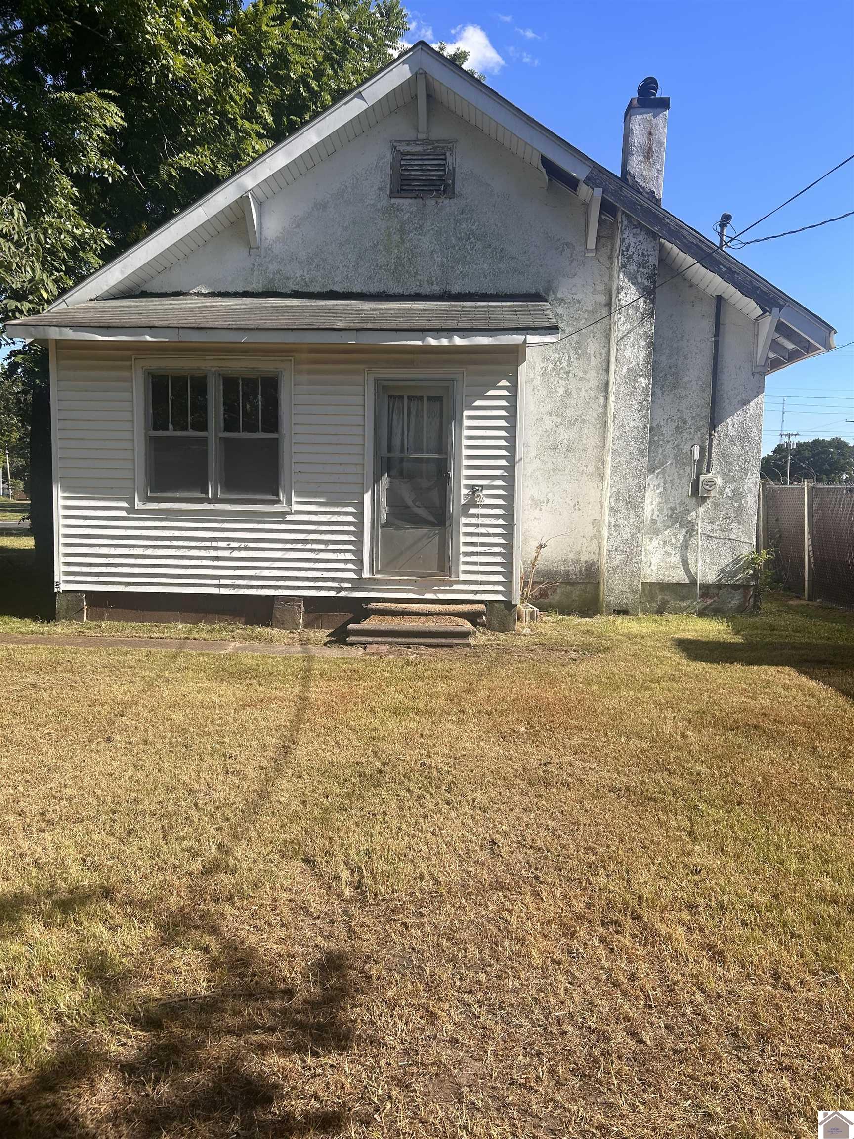 1247 Park Ave Property Photo 2