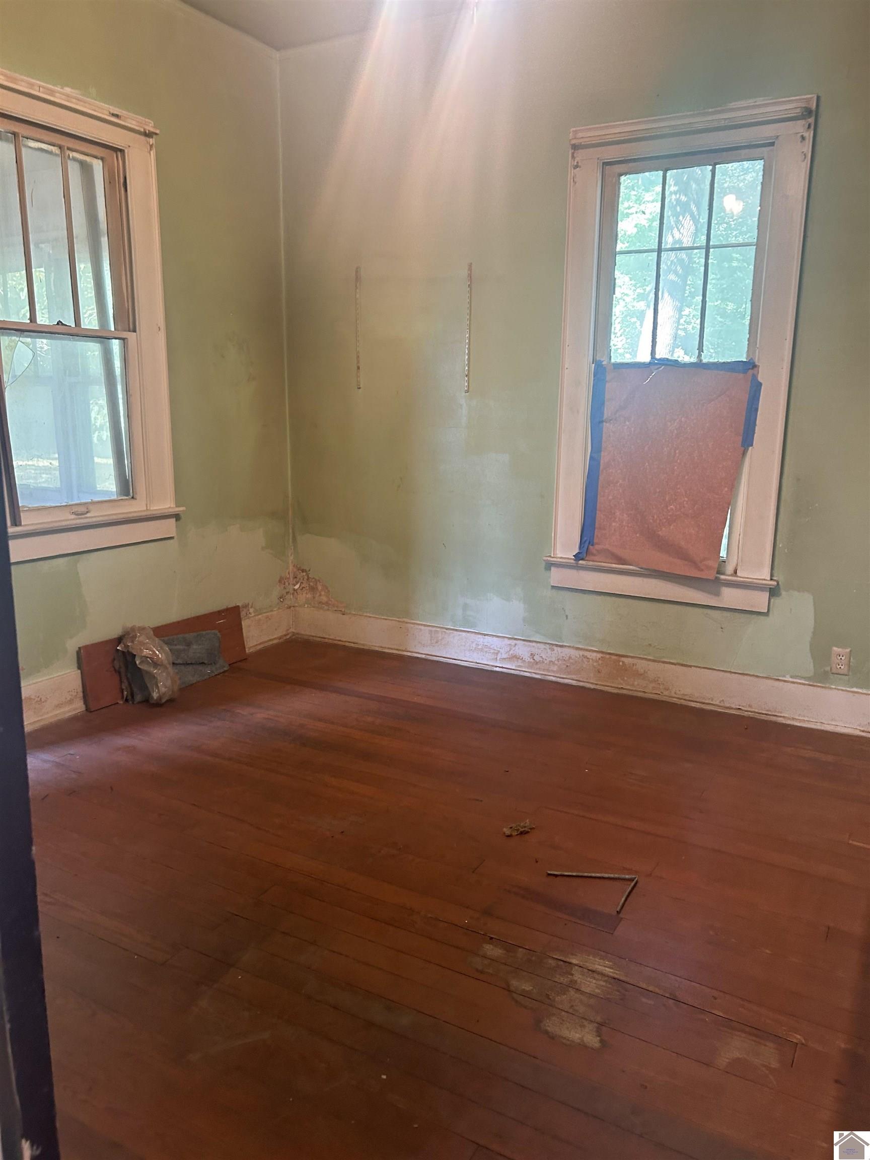 1247 Park Ave Property Photo 4
