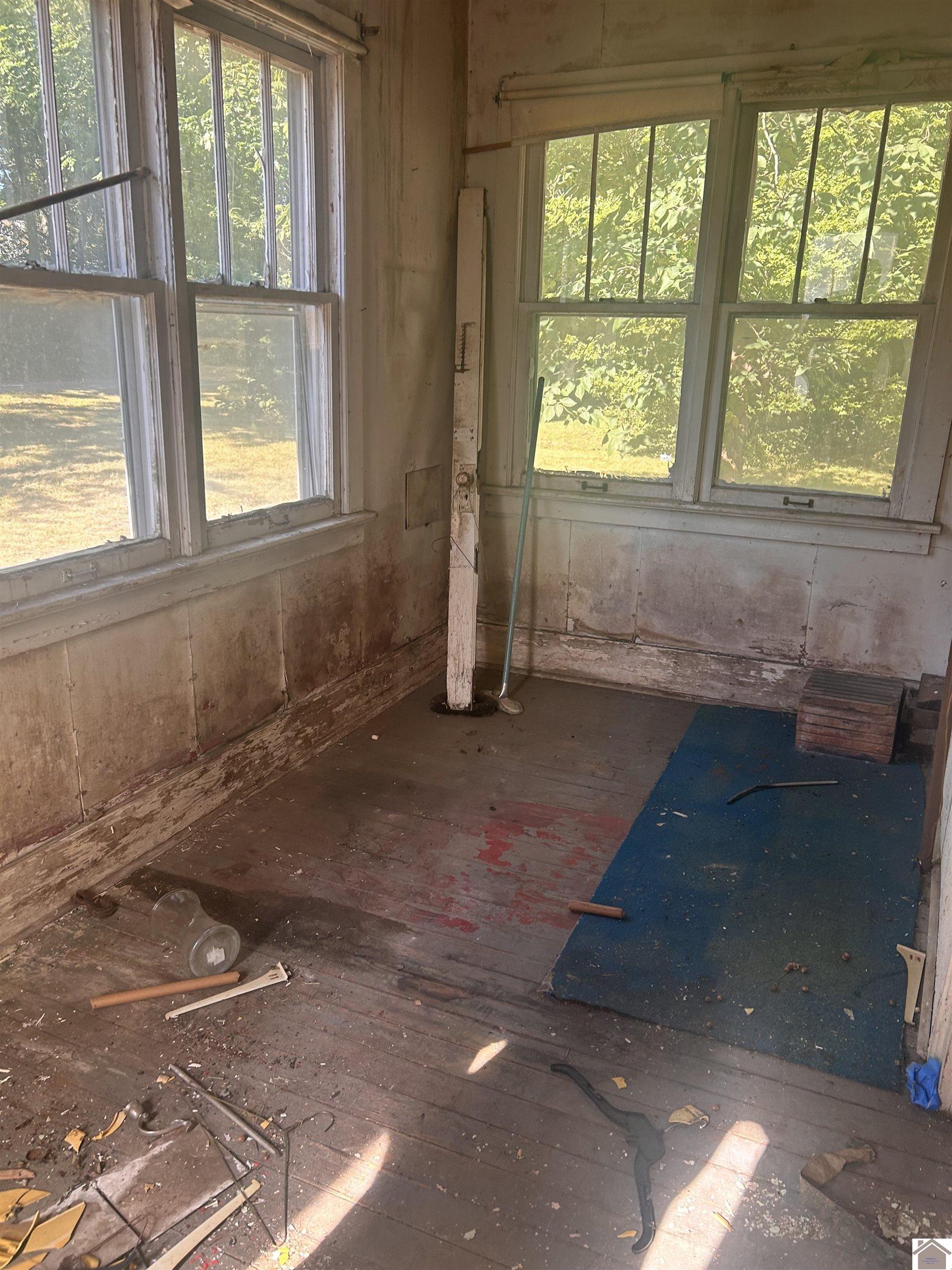 1247 Park Ave Property Photo 5