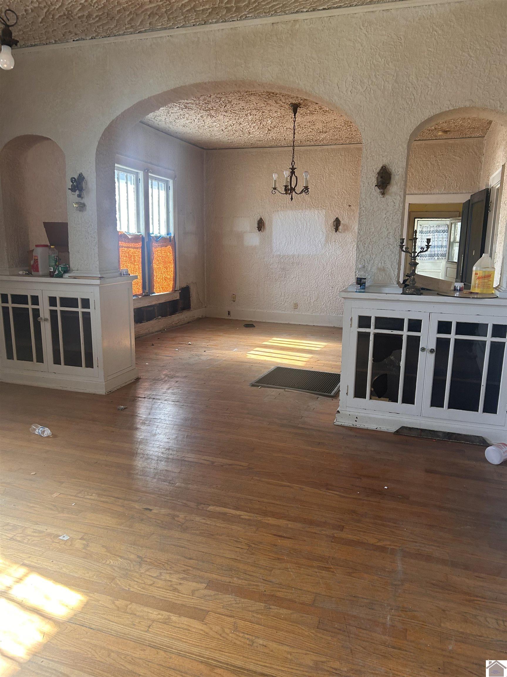 1247 Park Ave Property Photo 8
