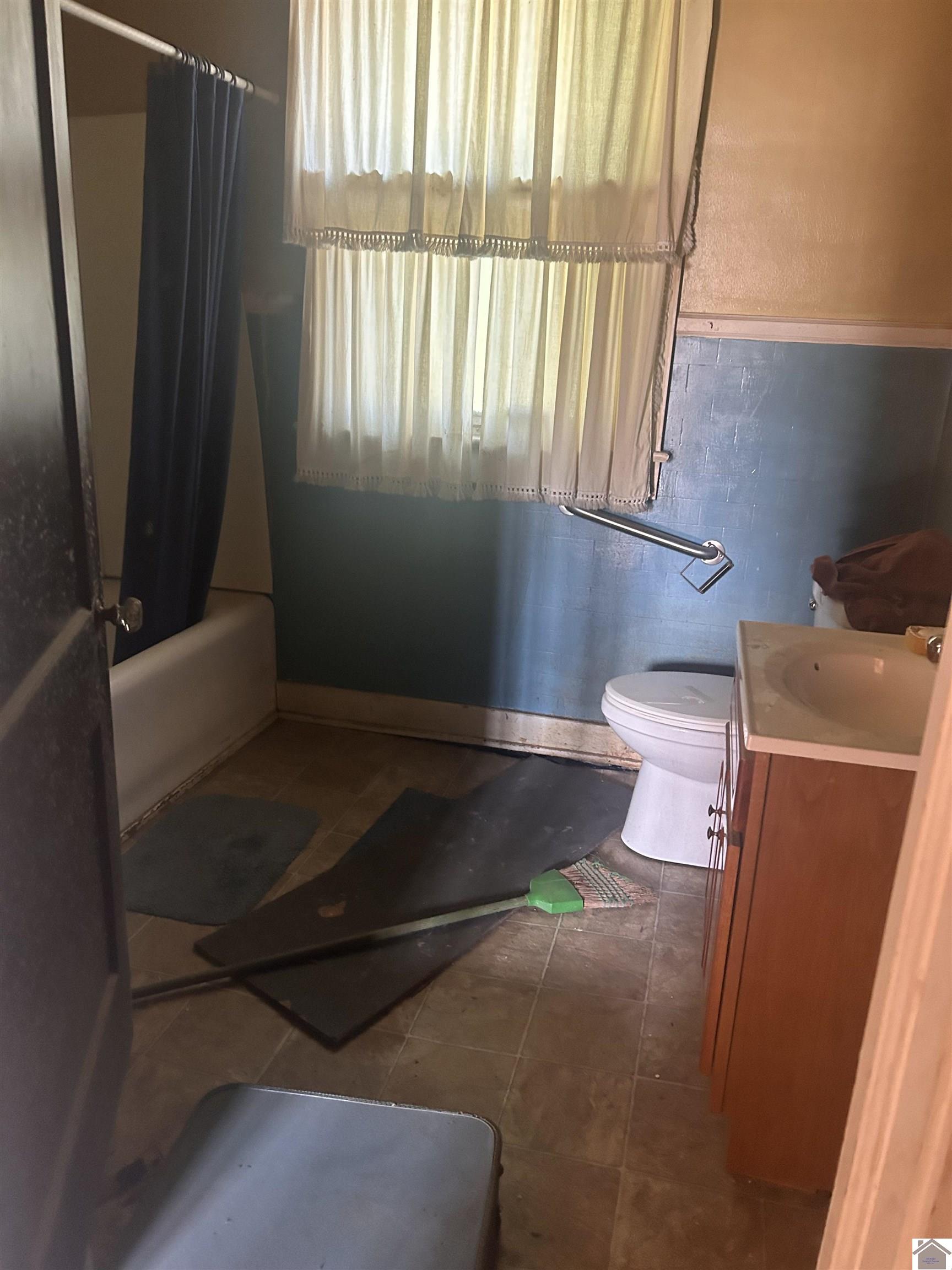 1247 Park Ave Property Photo 10