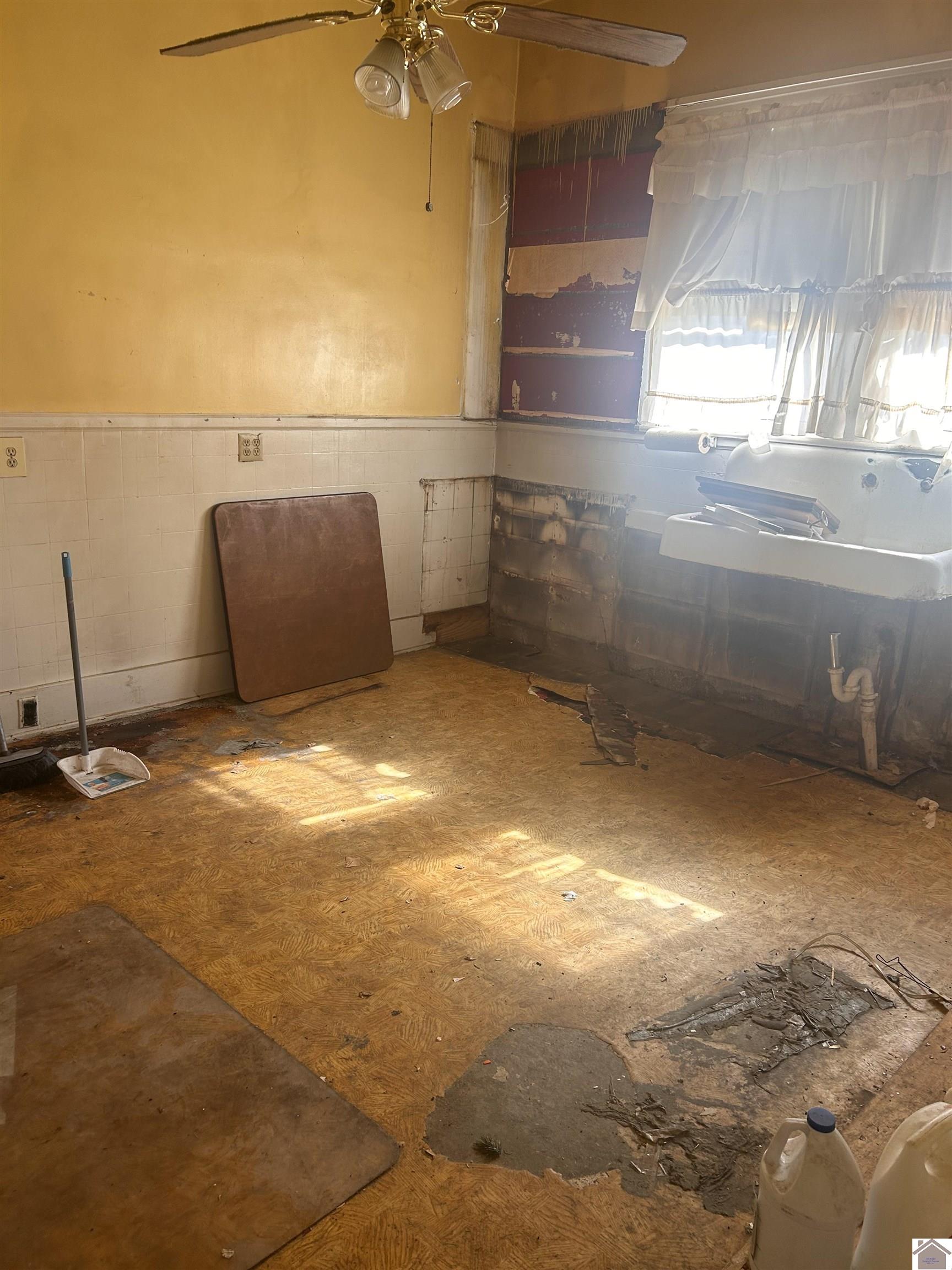 1247 Park Ave Property Photo 11
