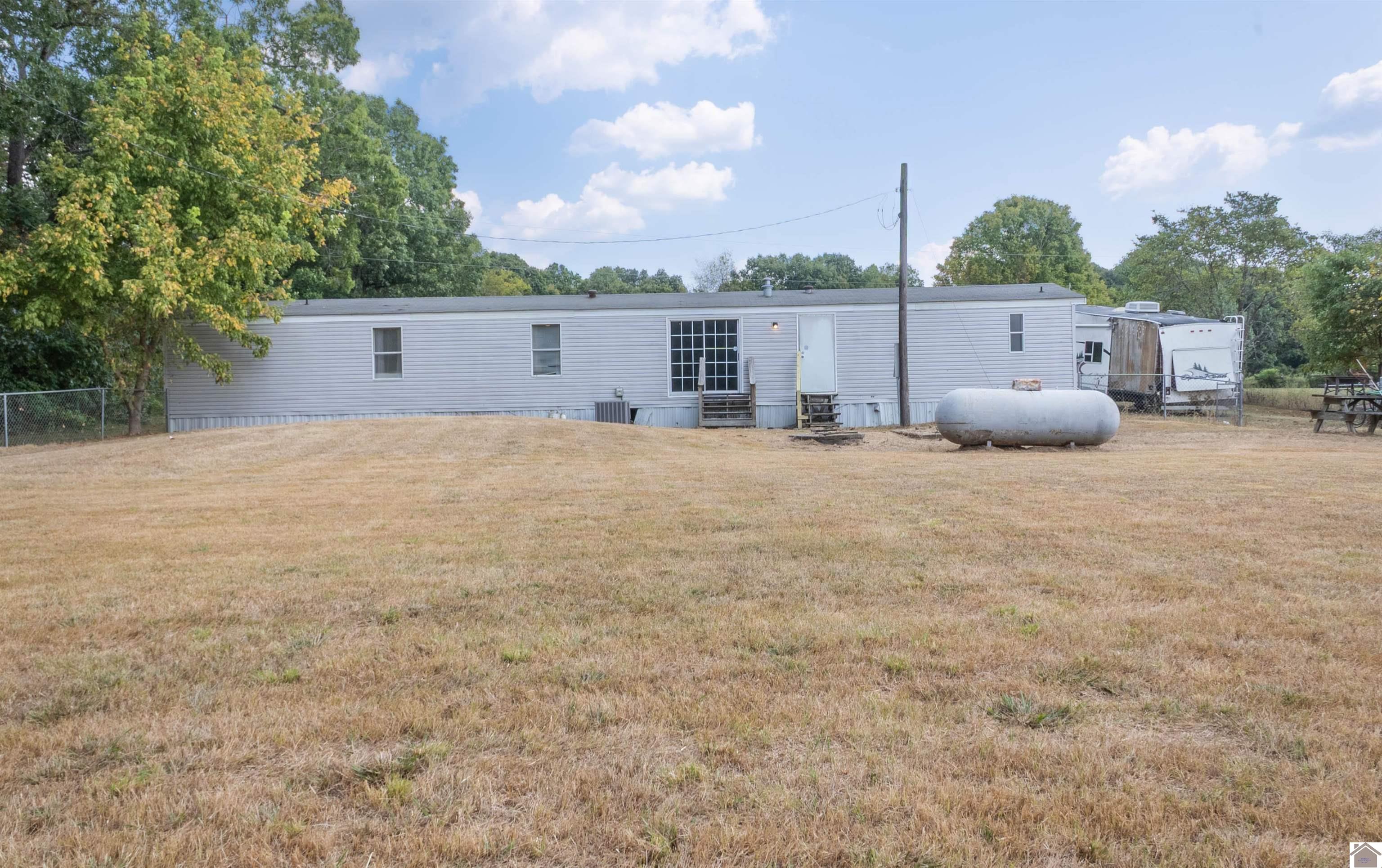 813 Travis Road Property Photo 17