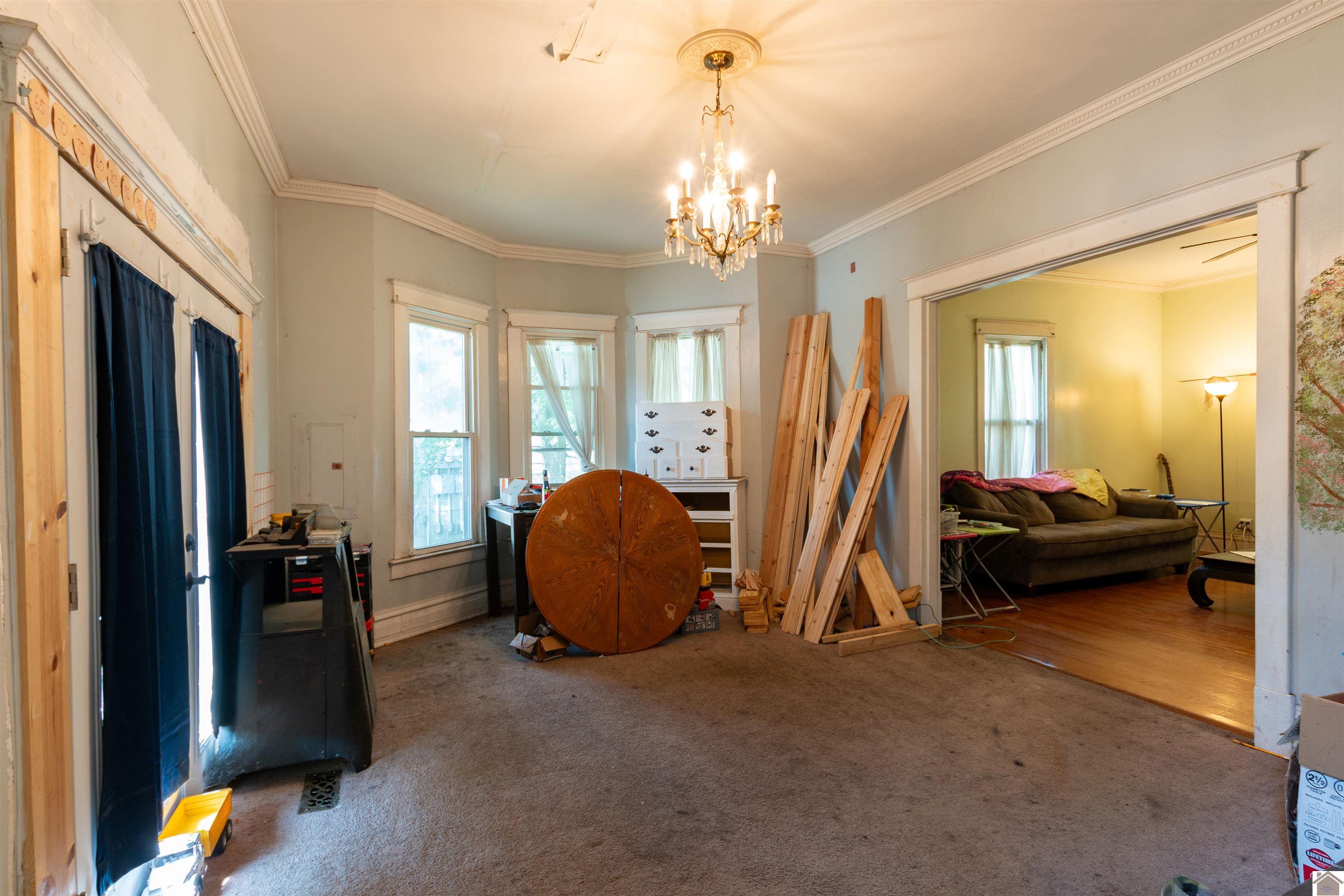 422 S 4th Property Photo 6