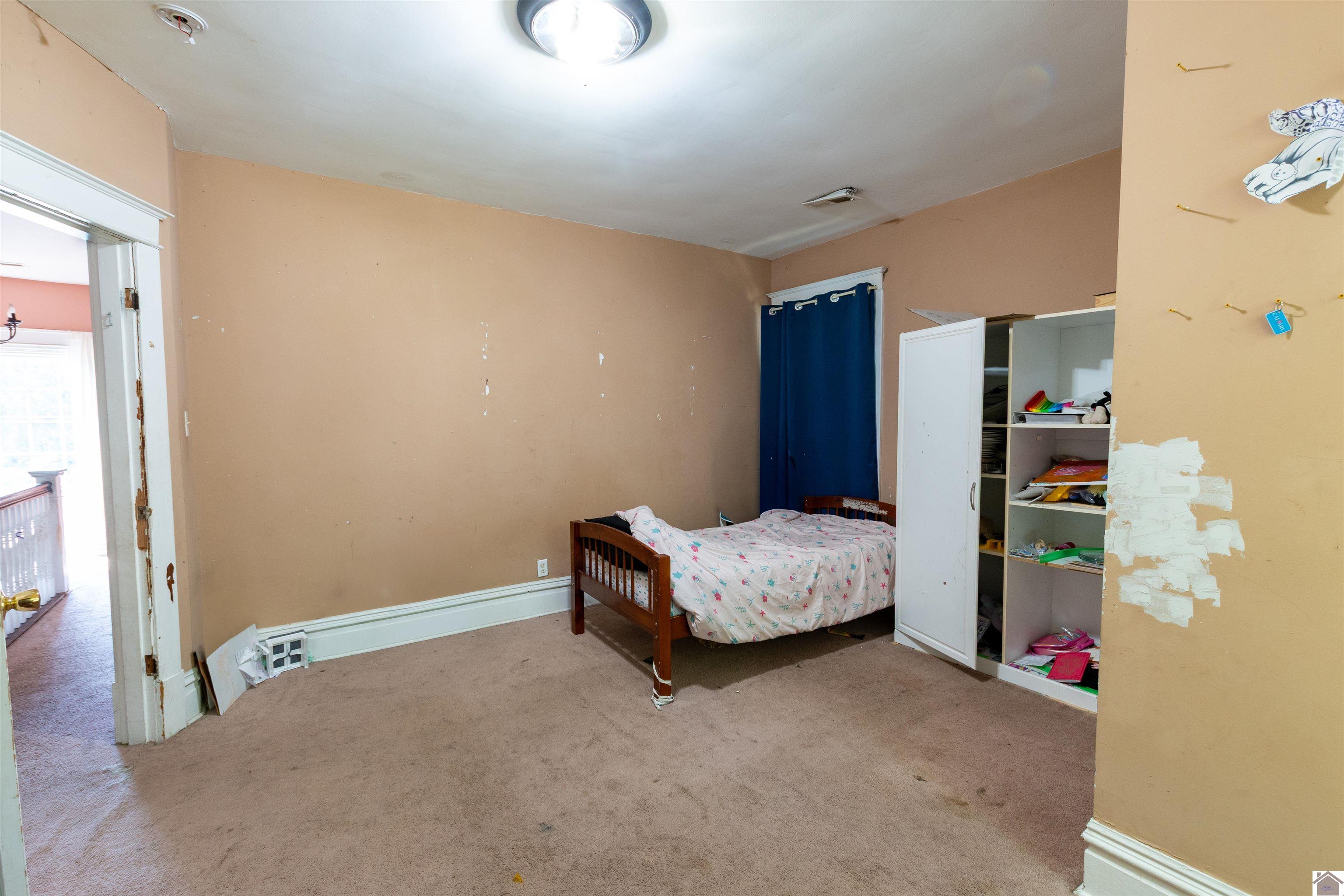 422 S 4th Property Photo 19
