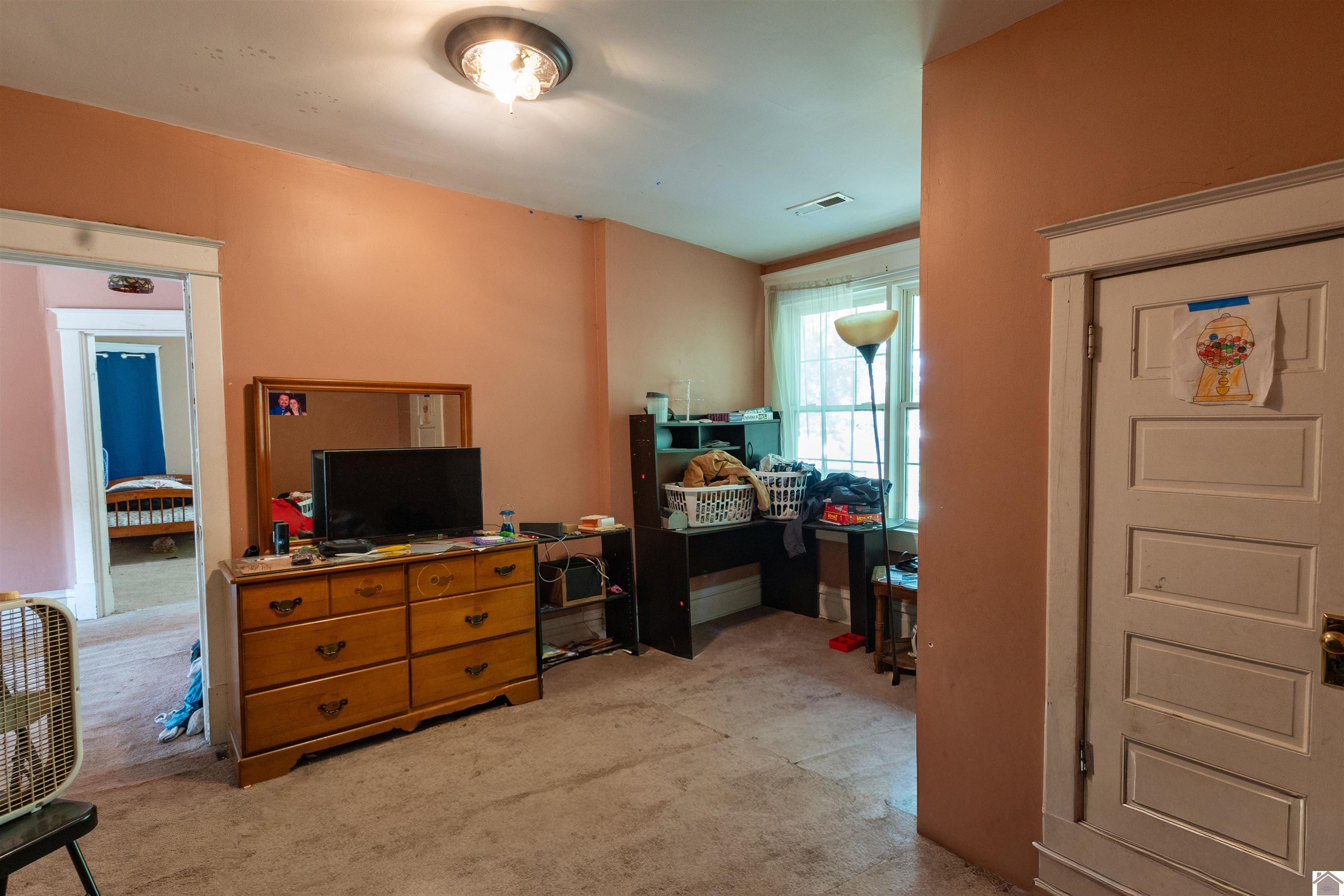 422 S 4th Property Photo 25