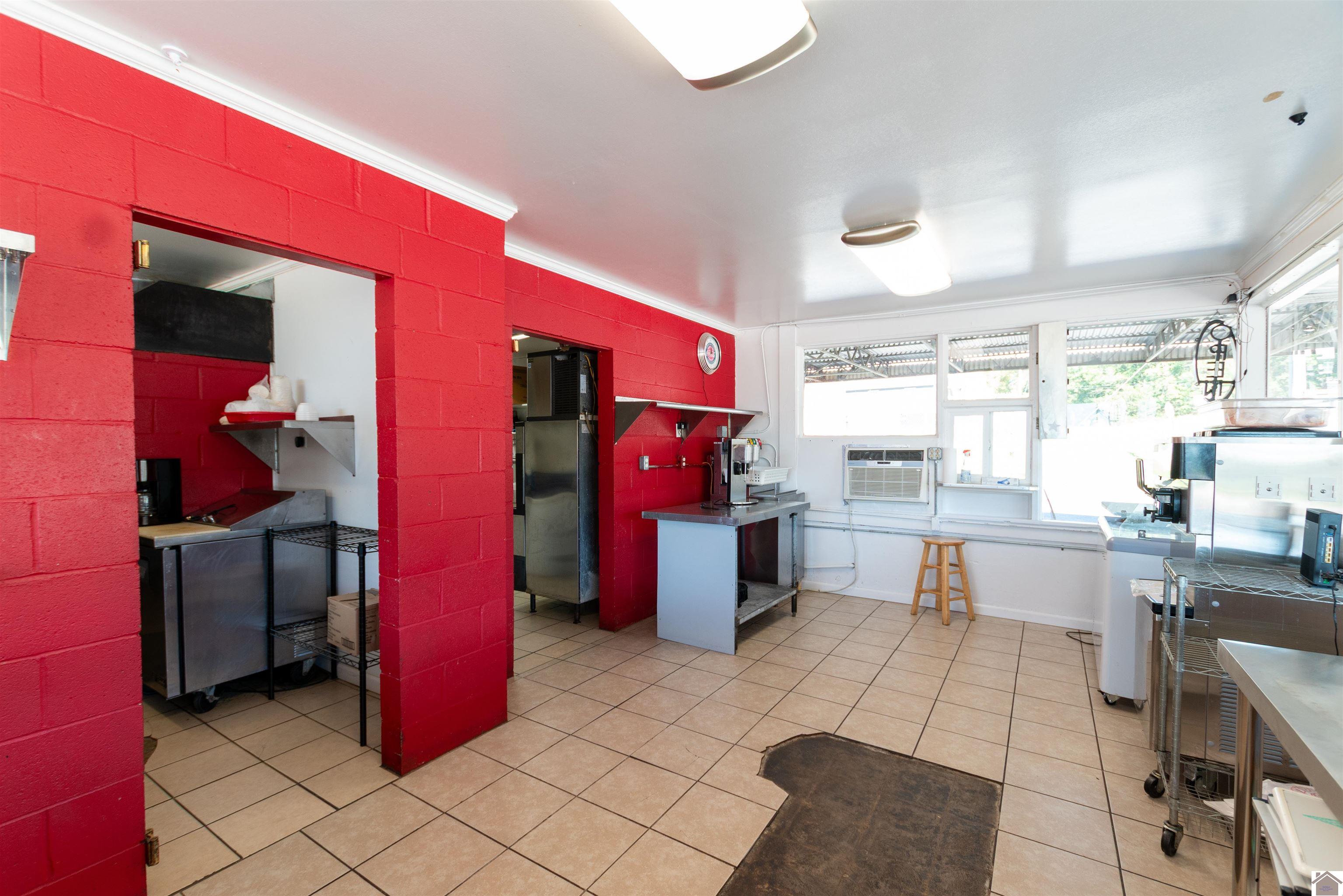 426 E Adair Property Photo 11
