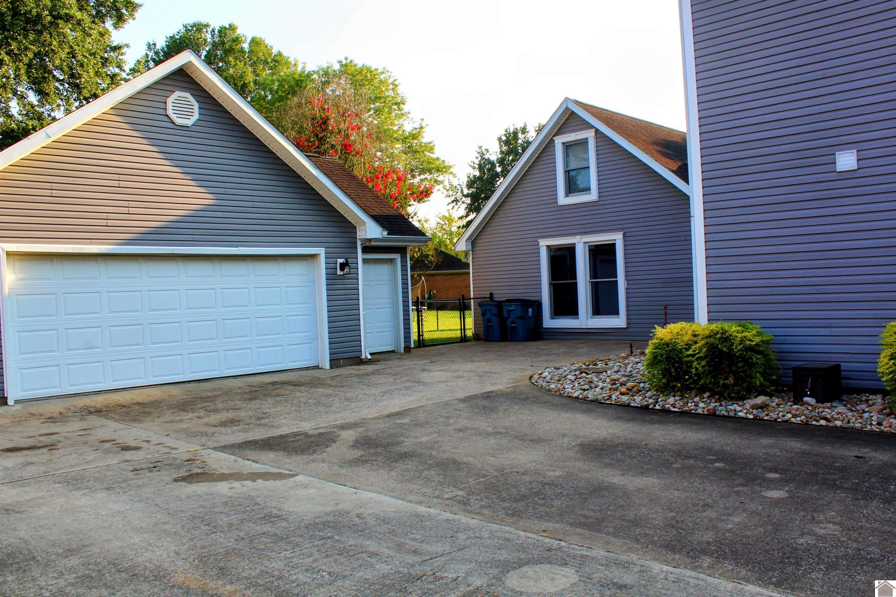 304 Canterbury Drive Property Photo 3