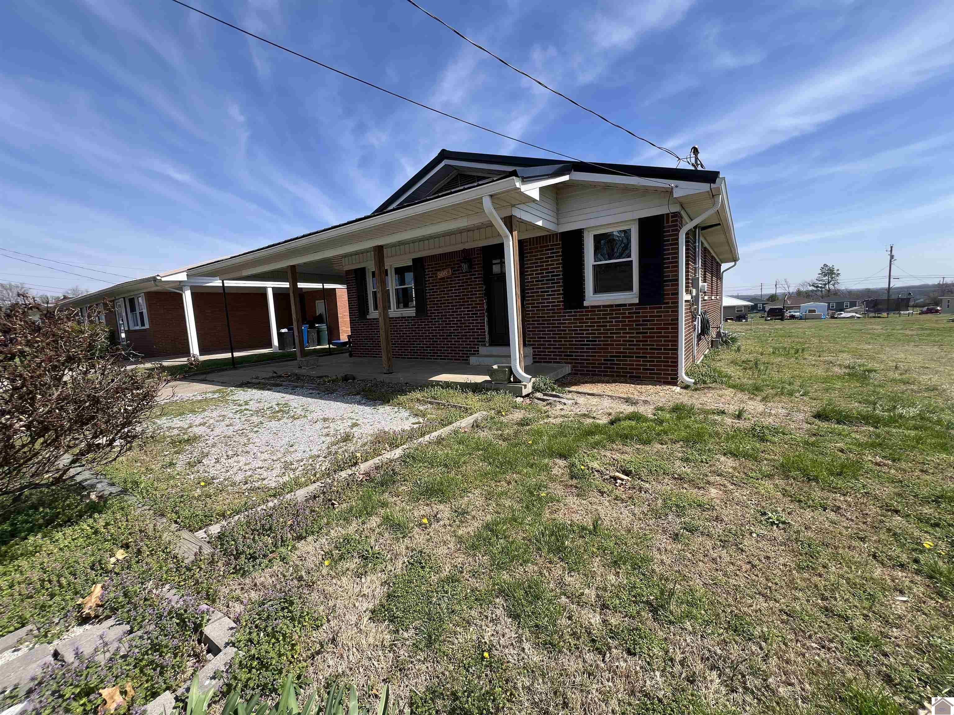508 East Walnut Street Property Photo 8