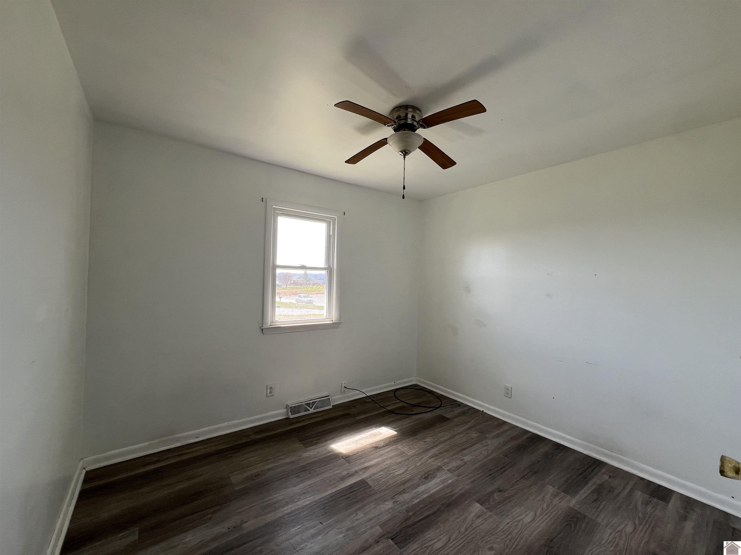 508 East Walnut Street Property Photo 37