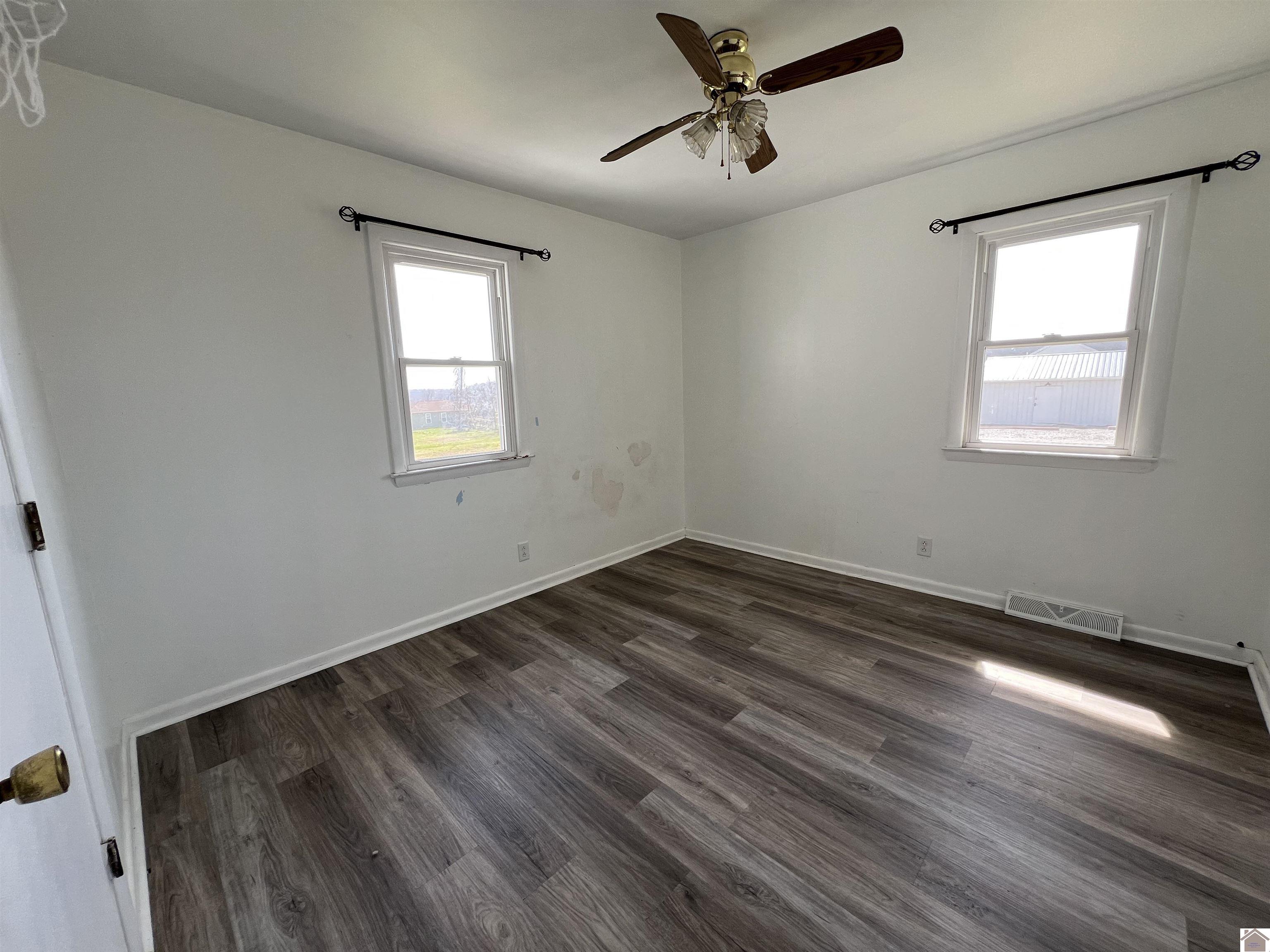 508 East Walnut Street Property Photo 39
