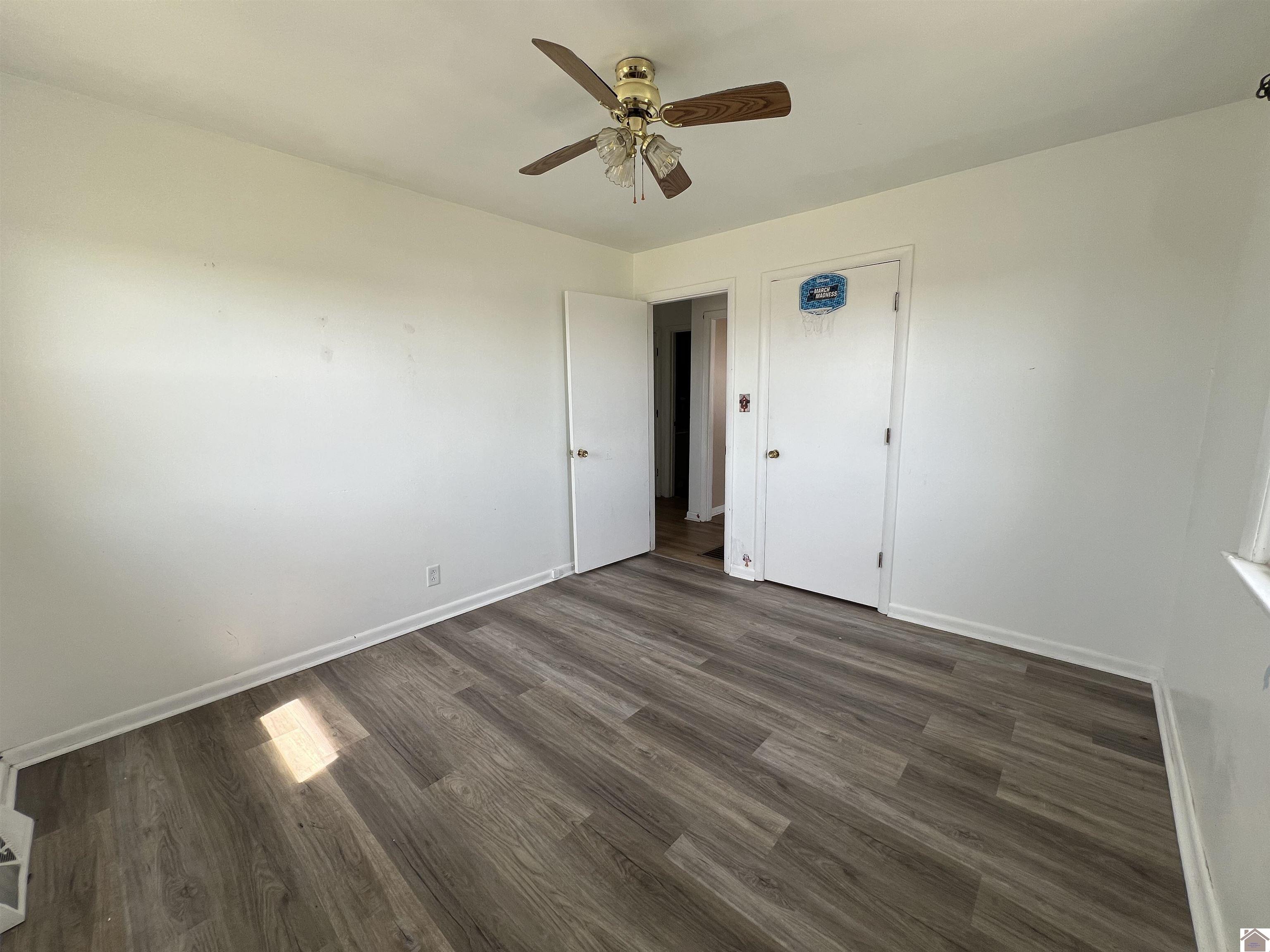 508 East Walnut Street Property Photo 40