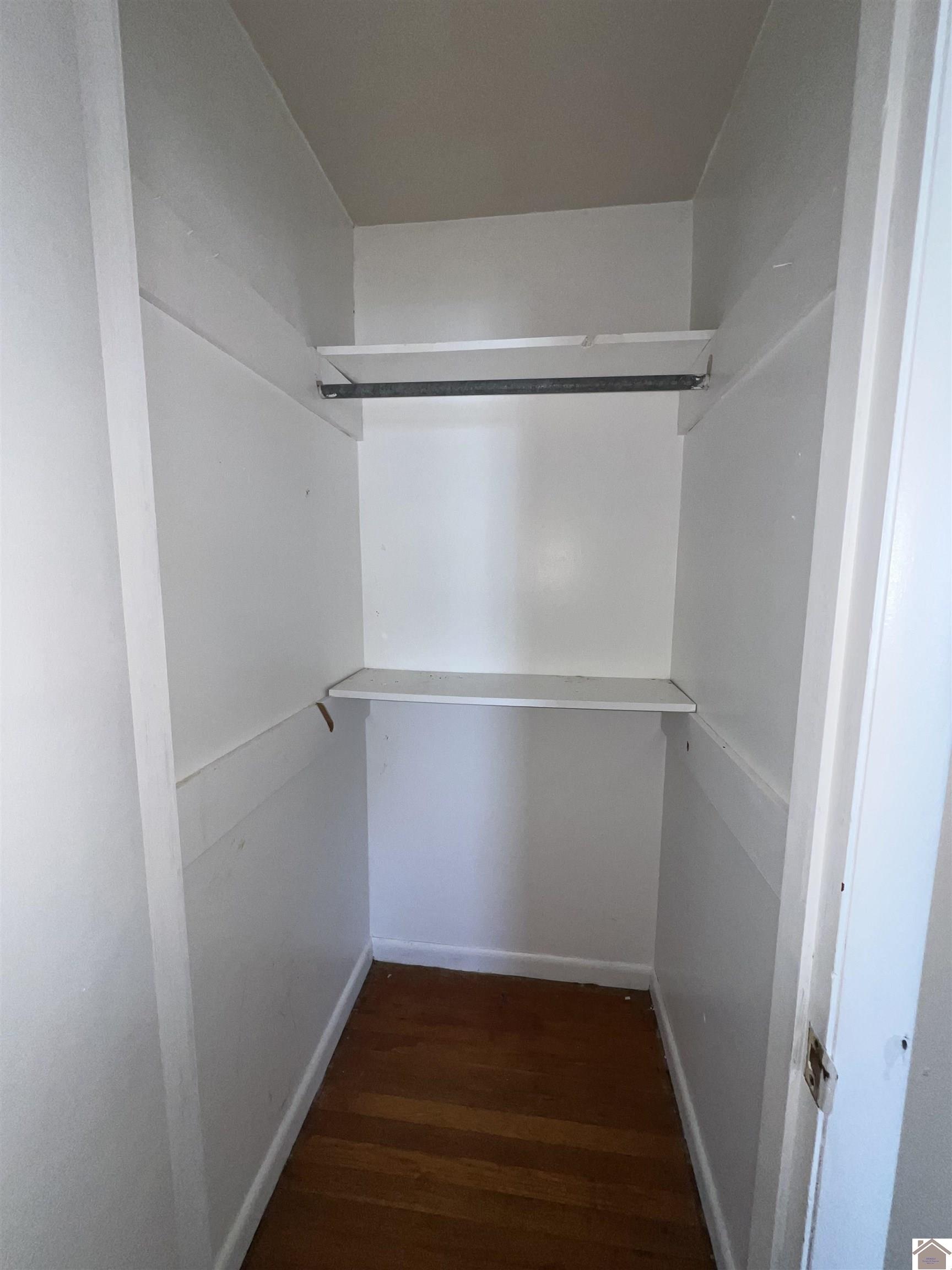 508 East Walnut Street Property Photo 46