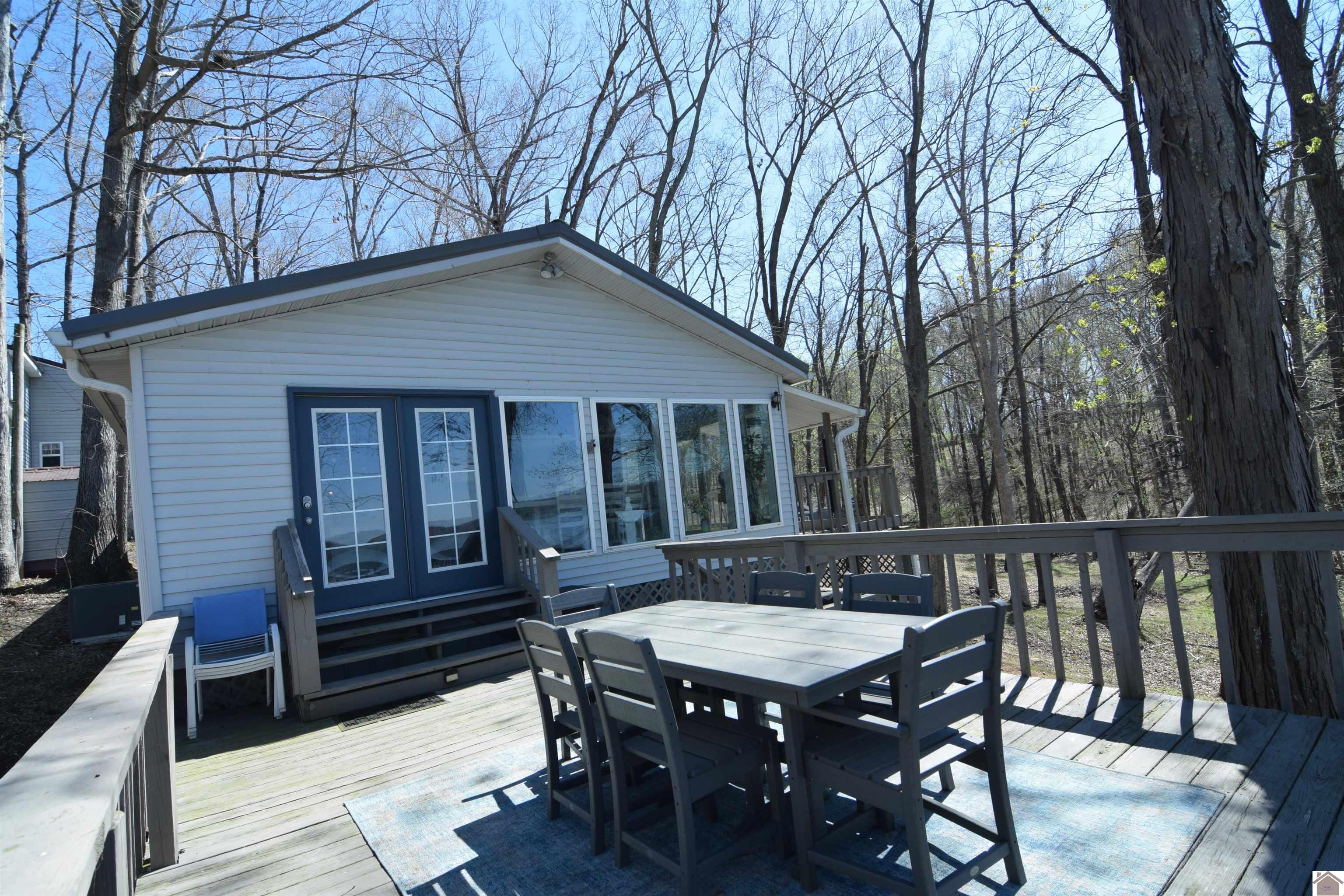 555 Randy Drive Property Photo 8