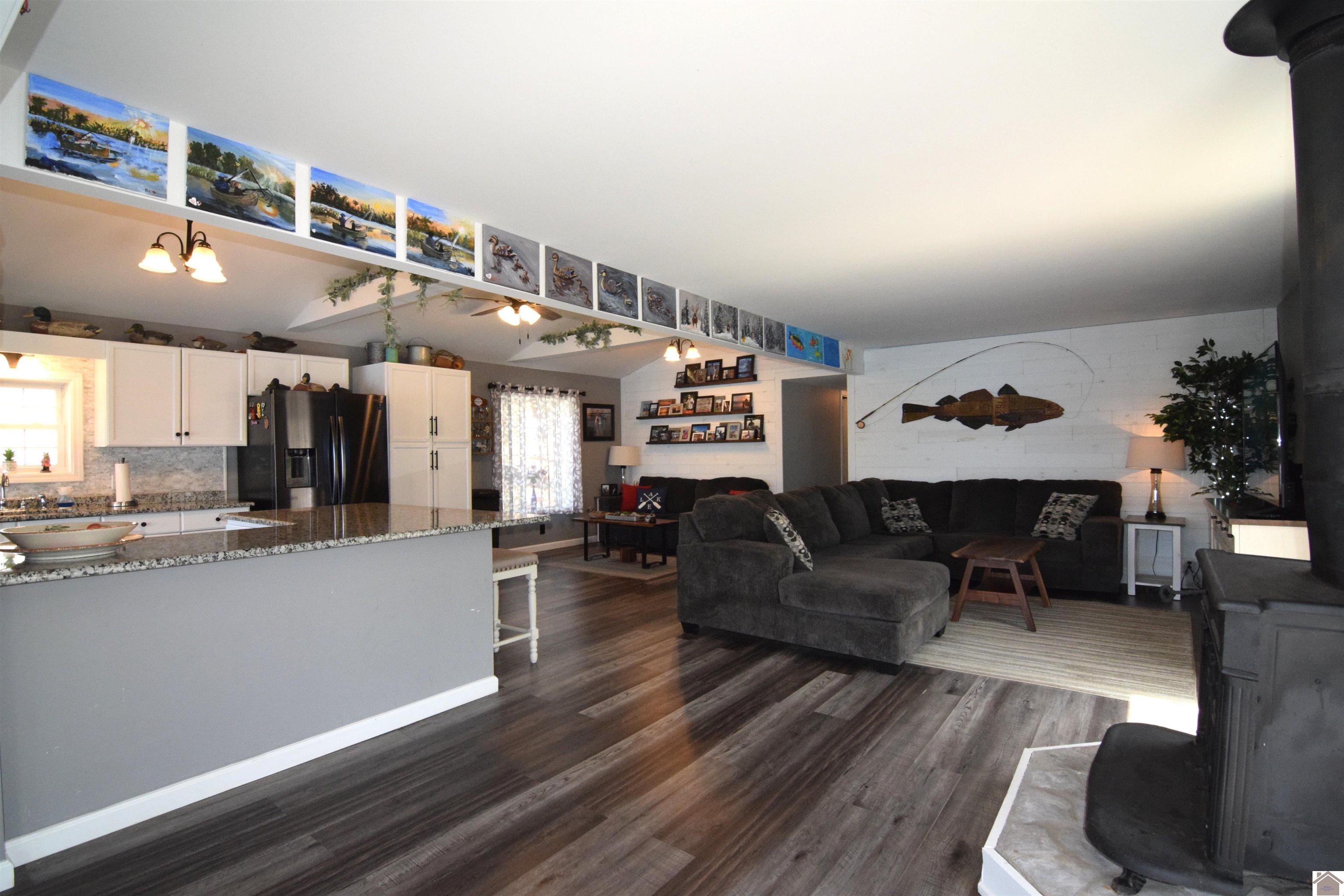 555 Randy Drive Property Photo 9