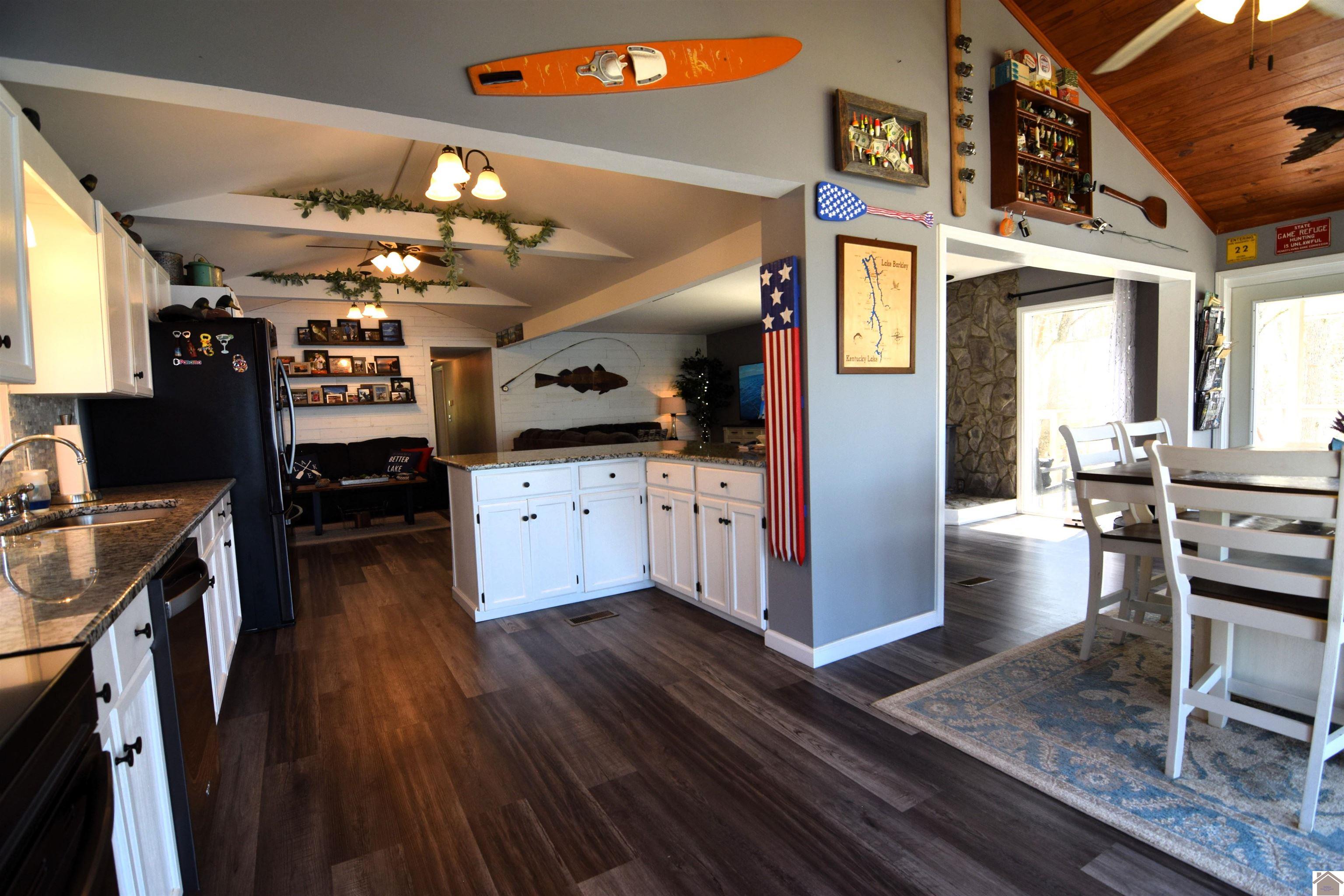 555 Randy Drive Property Photo 12