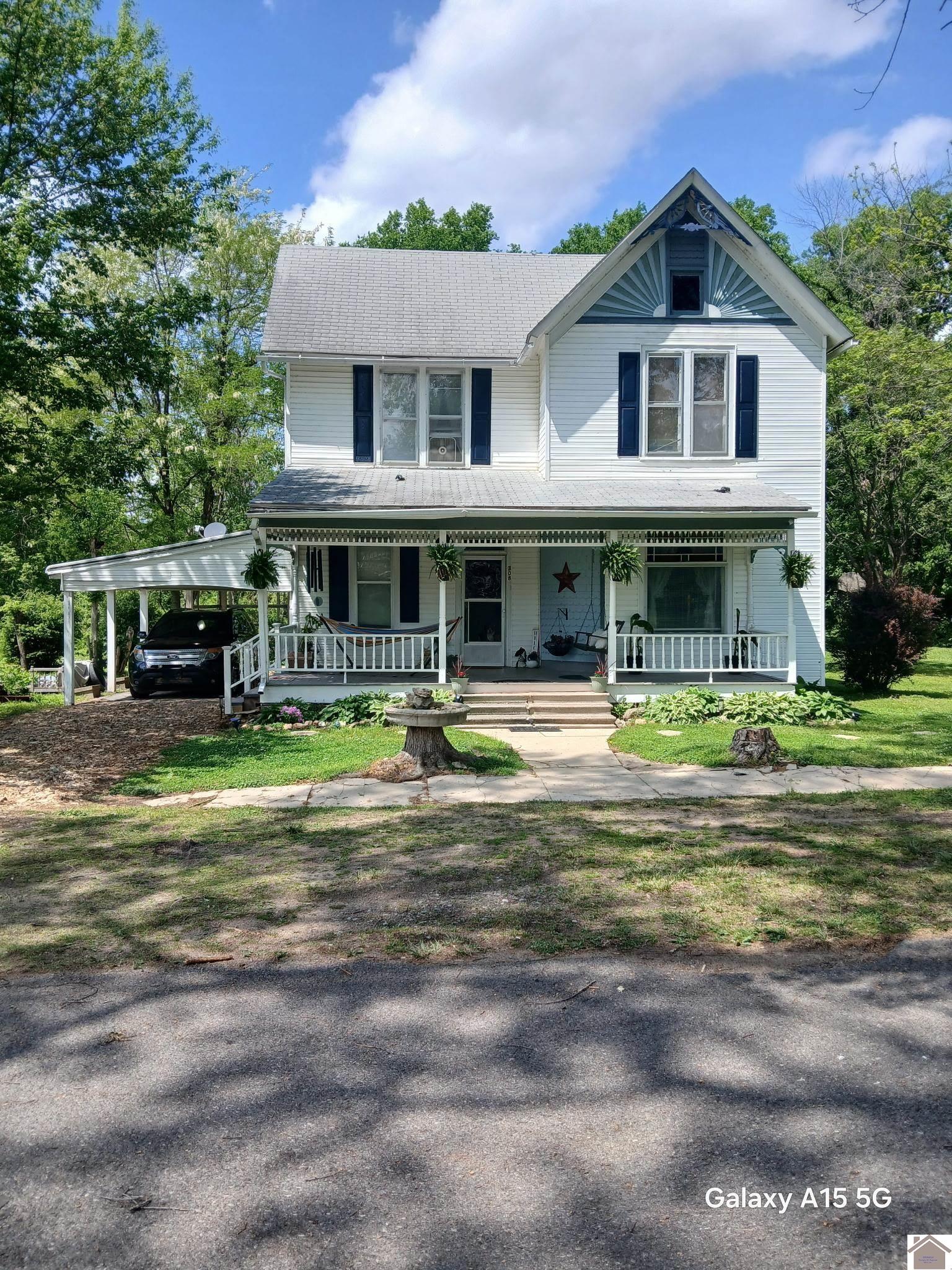 308 Charlotte St Property Photo 1