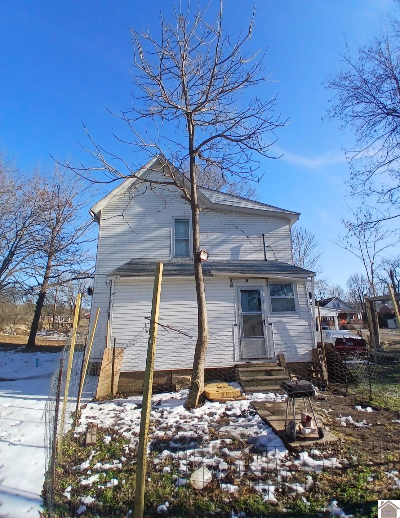 308 Charlotte St Property Photo 3