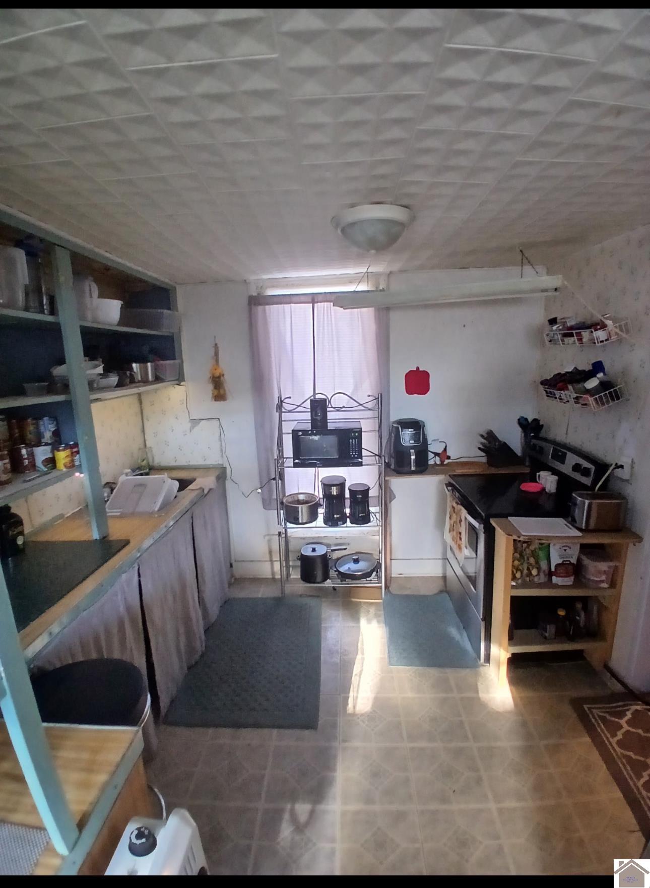 308 Charlotte St Property Photo 9