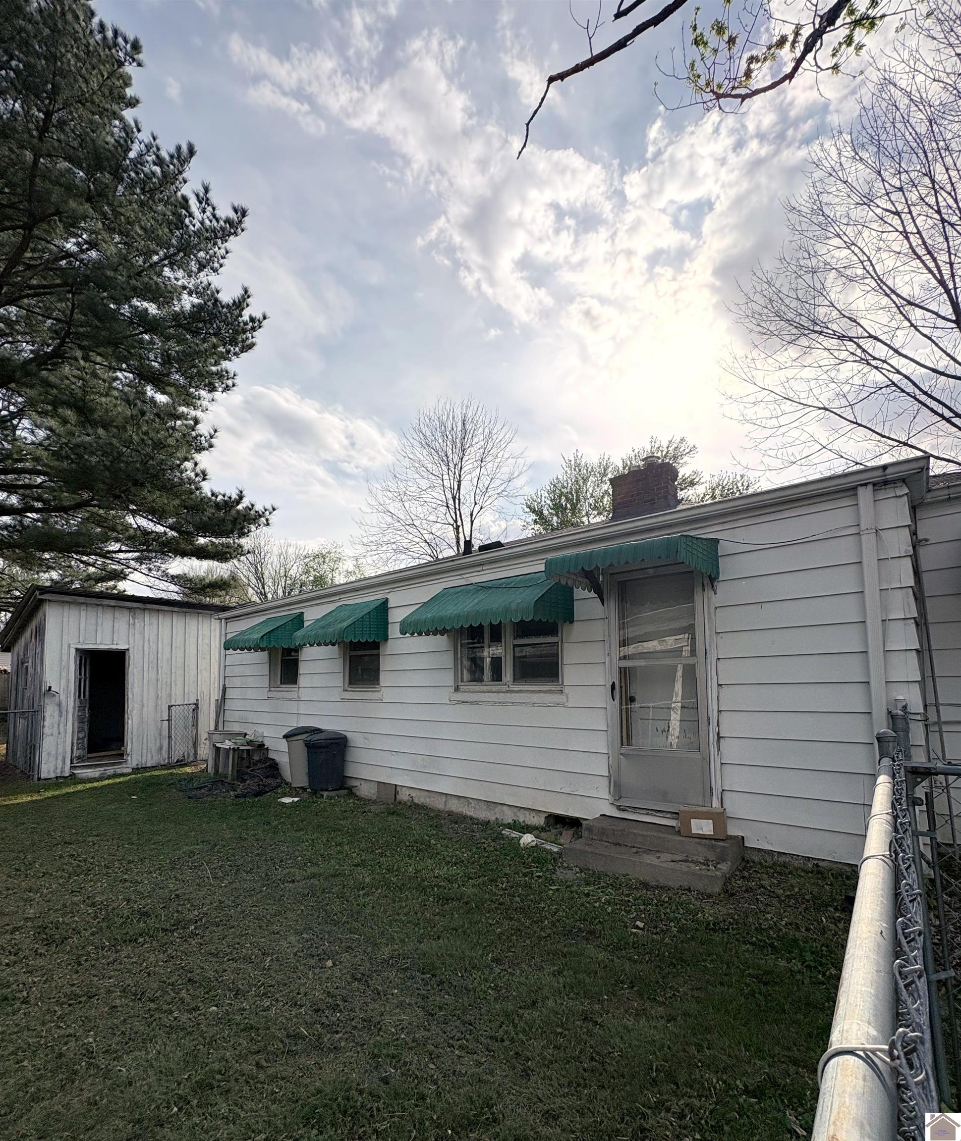 601 Broad St. Property Photo 4