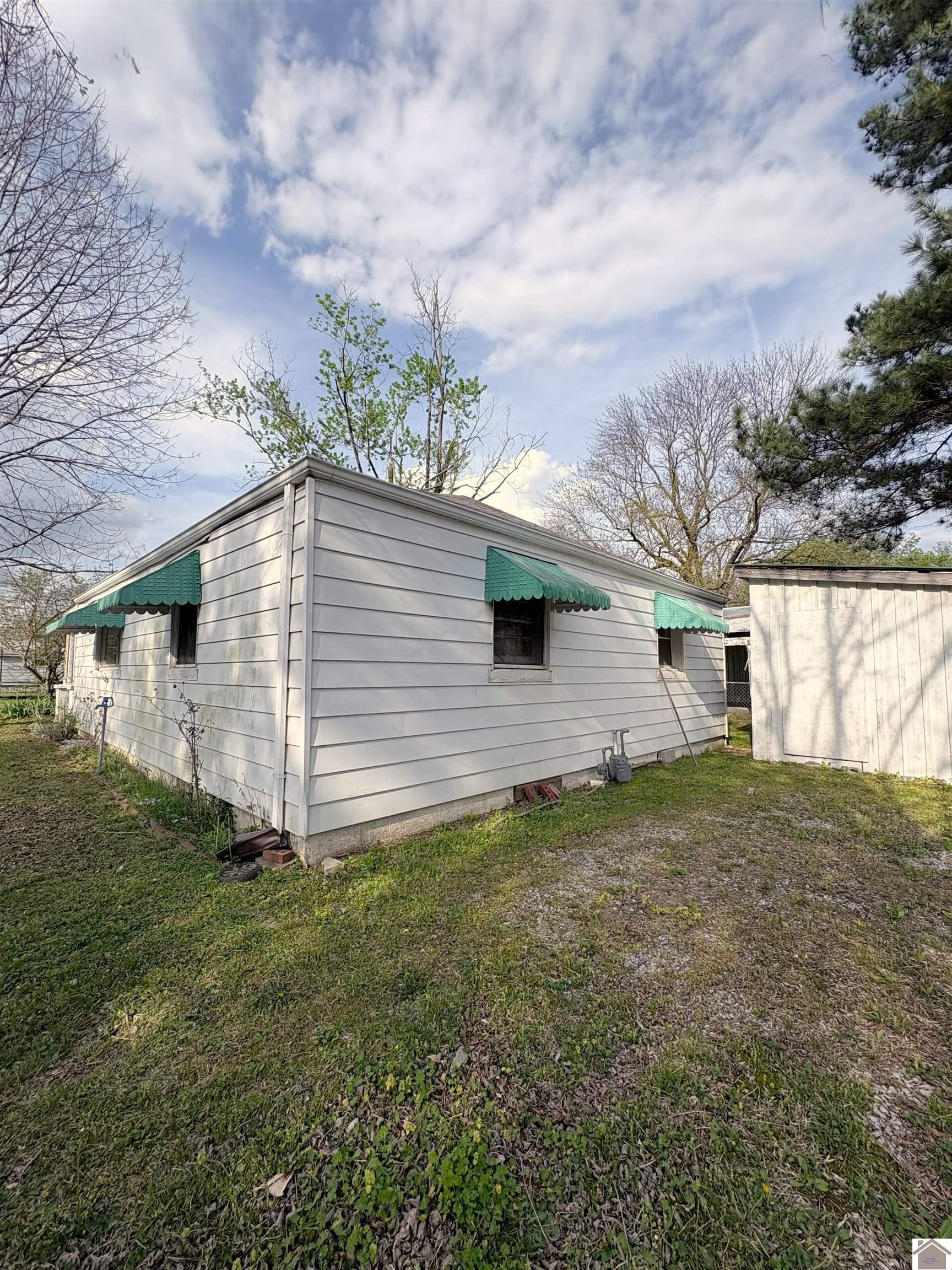 601 Broad St. Property Photo 6