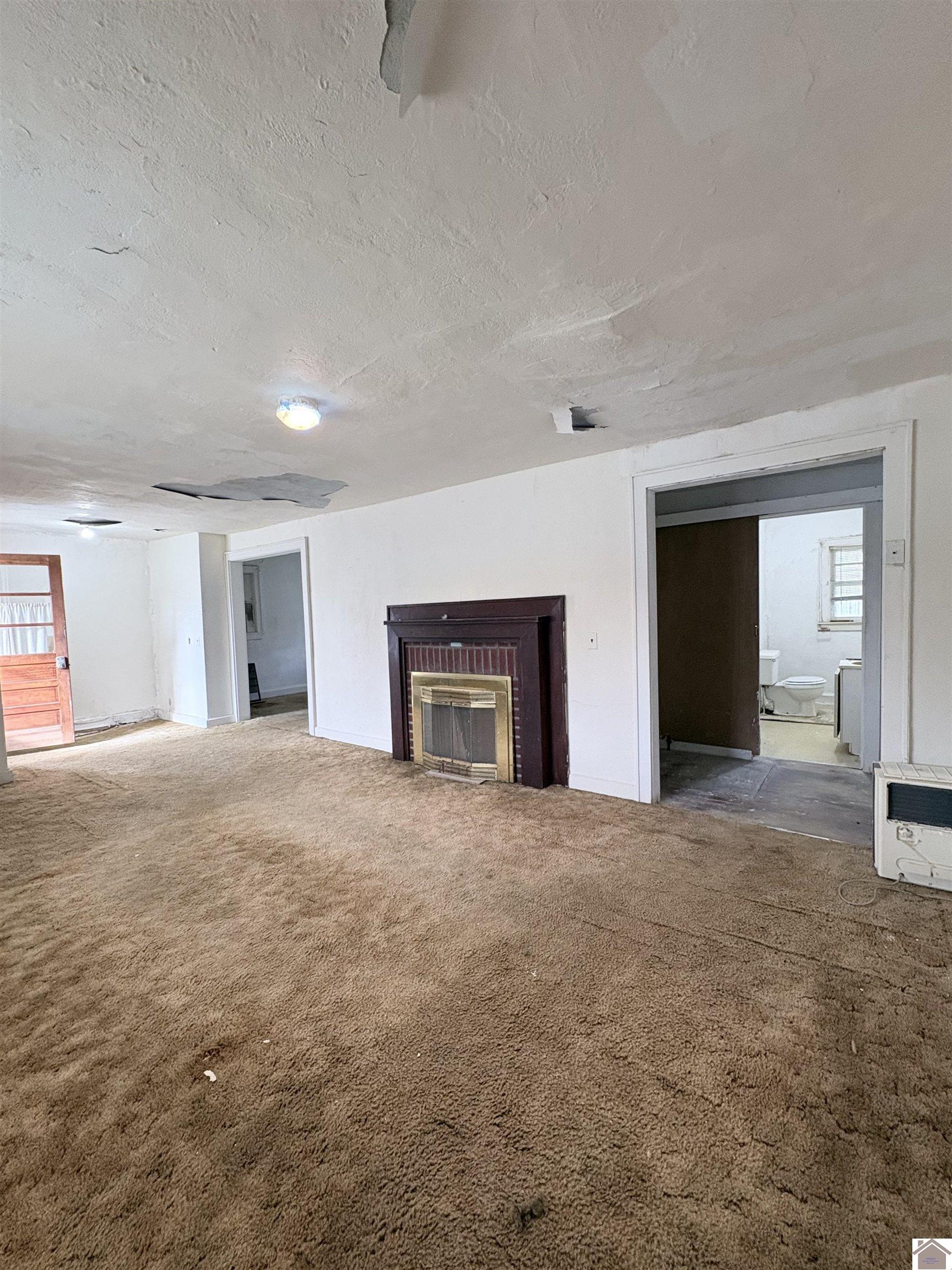 601 Broad St. Property Photo 8
