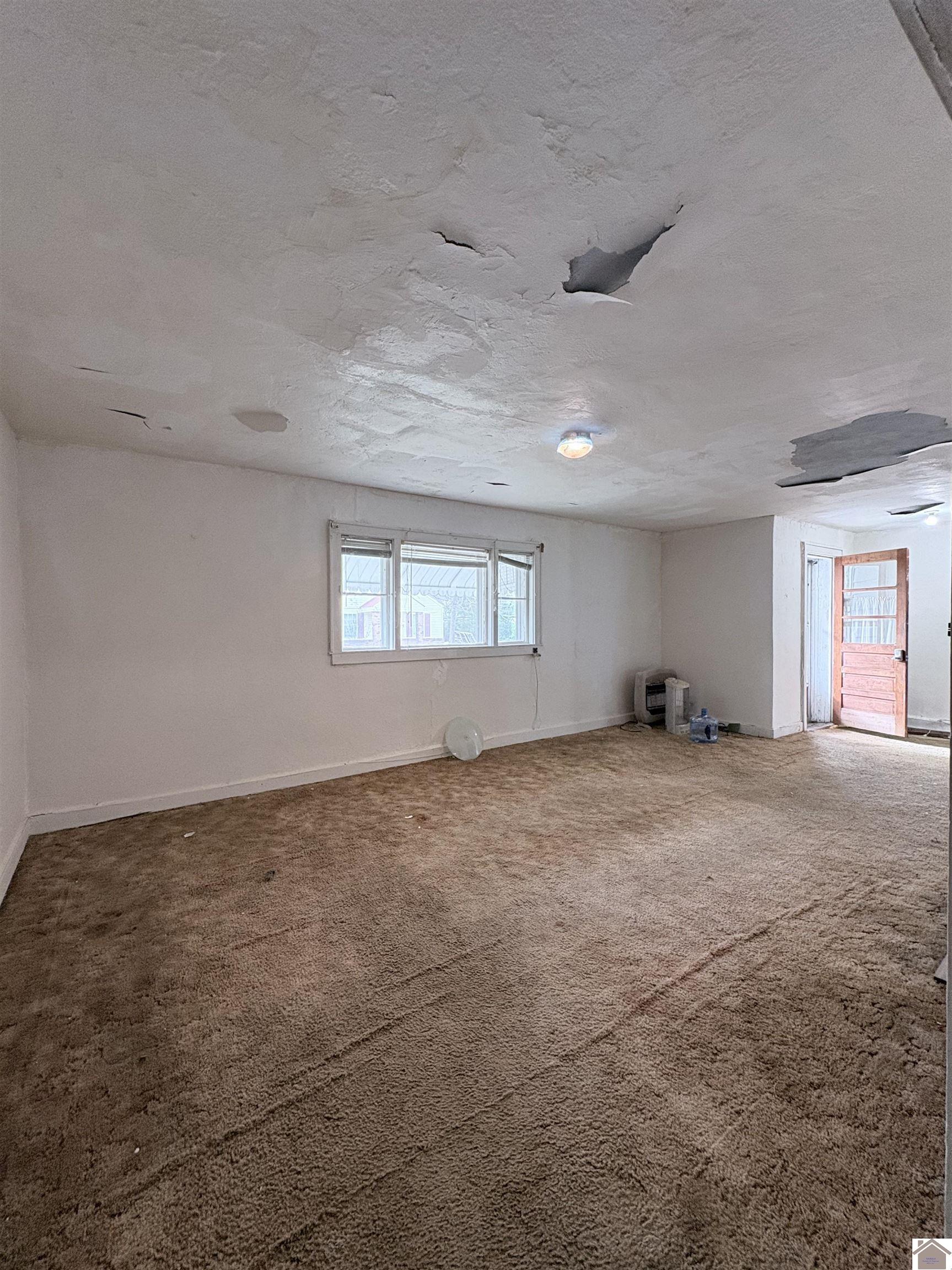 601 Broad St. Property Photo 9