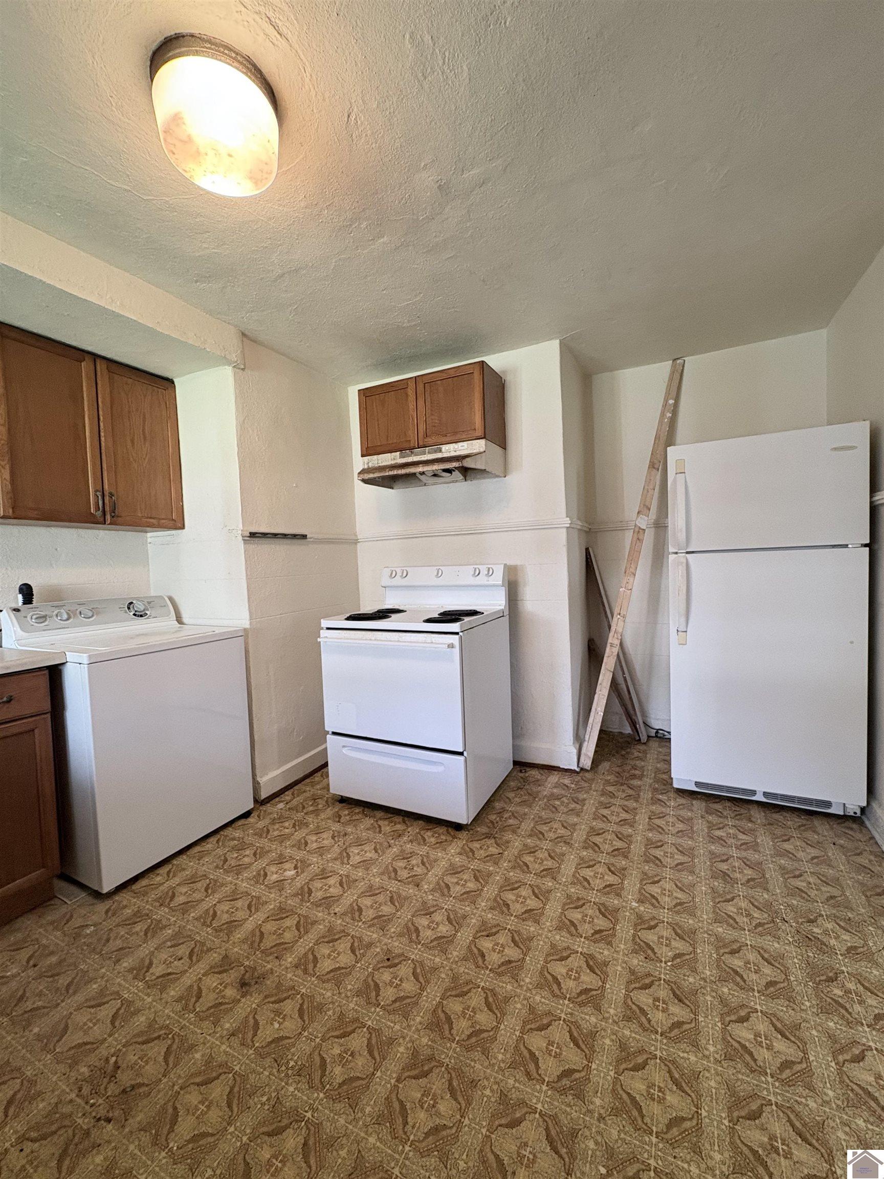 601 Broad St. Property Photo 12