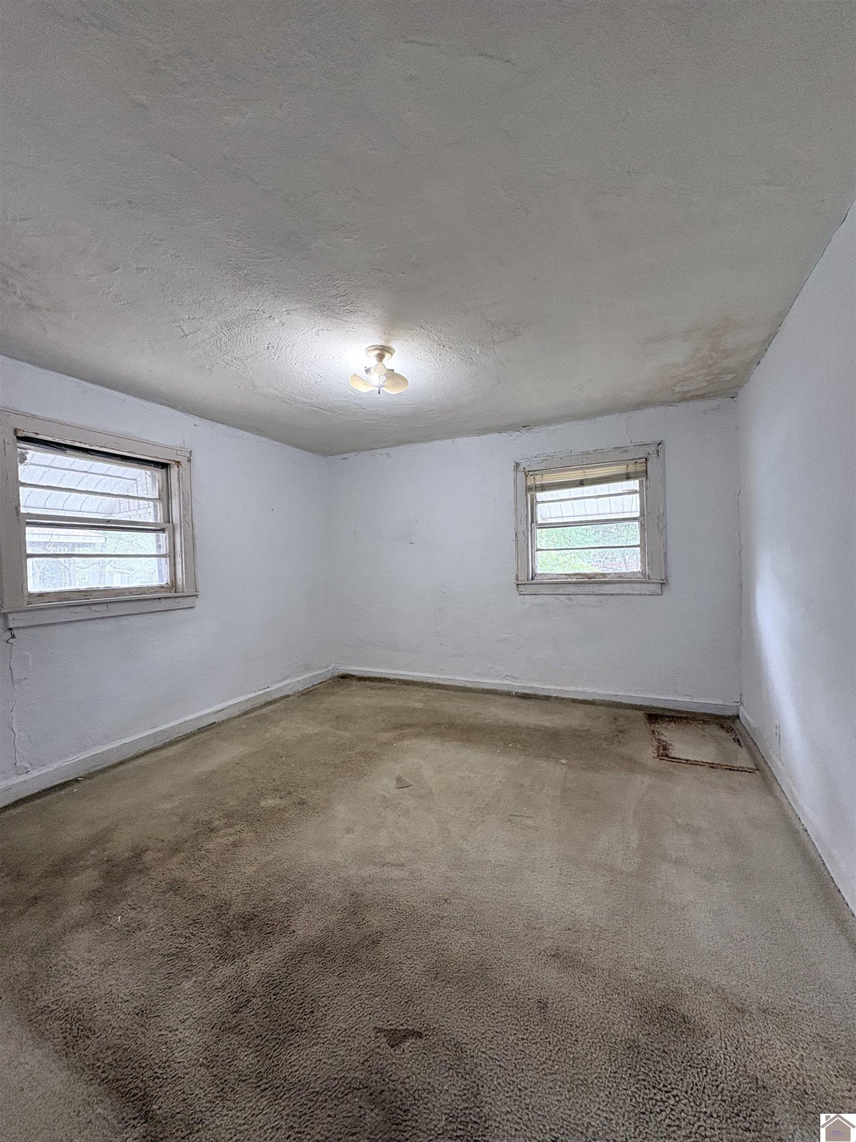 601 Broad St. Property Photo 15