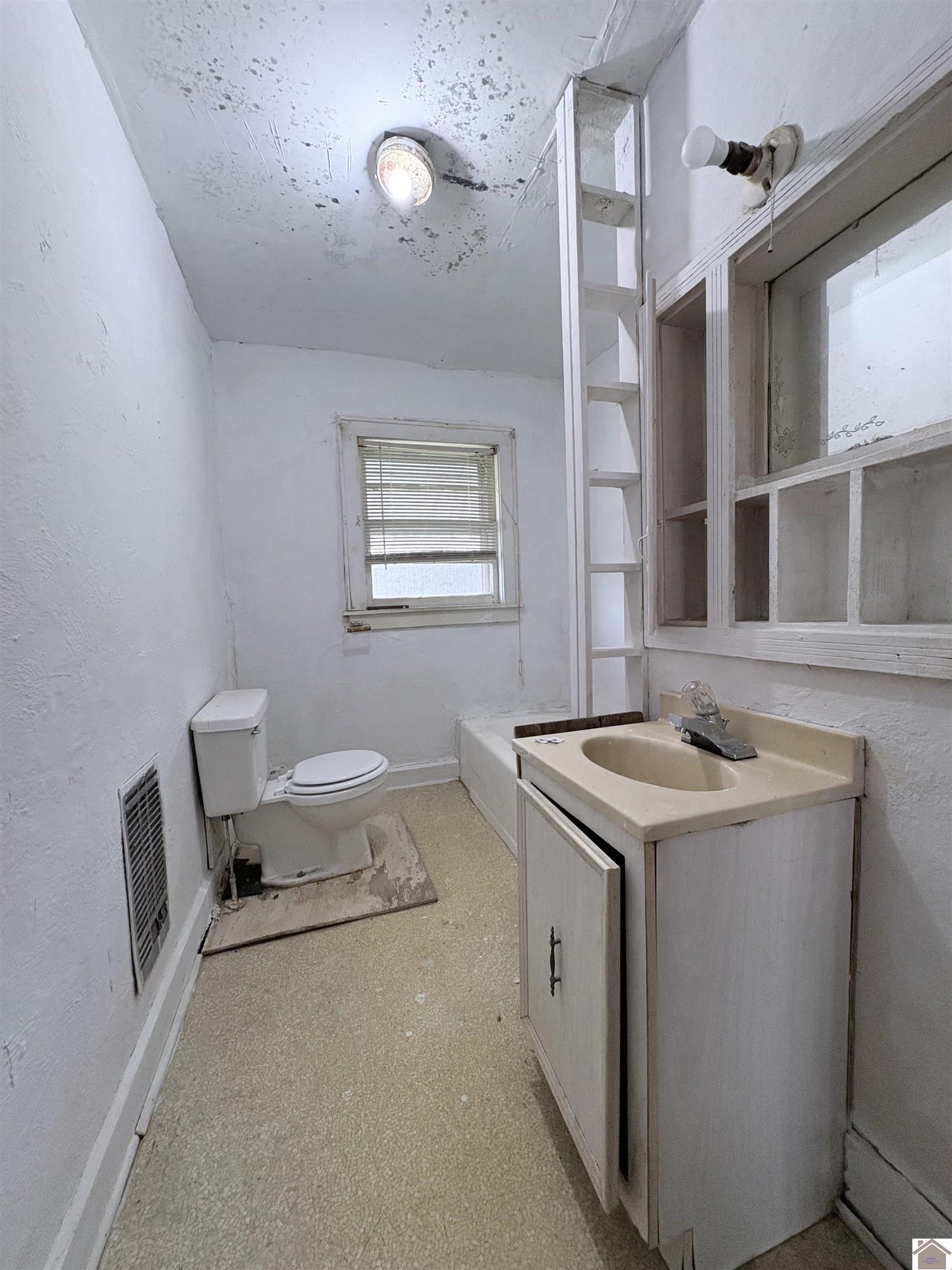 601 Broad St. Property Photo 16