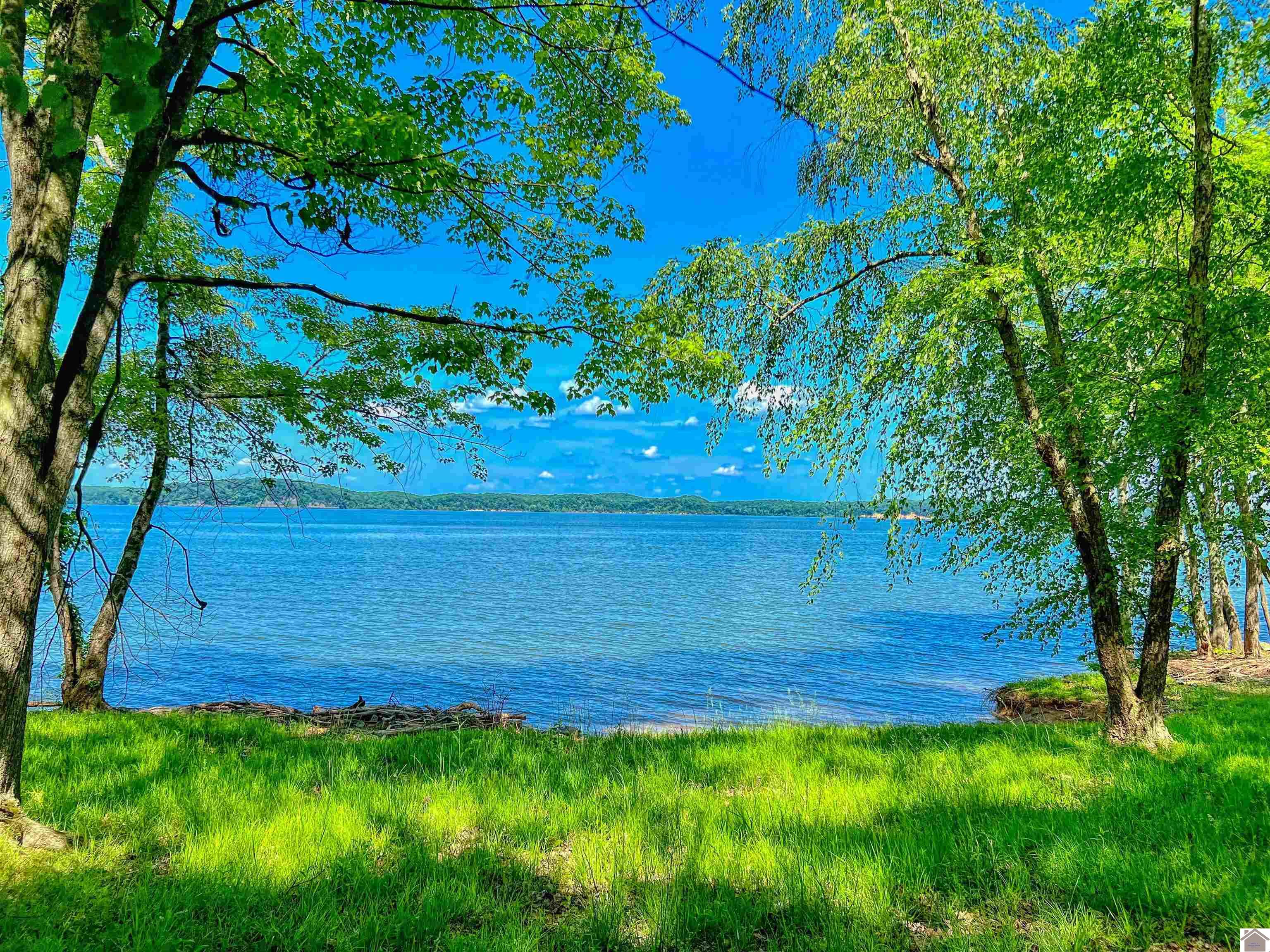 284a Lakeshore Dr. Property Photo 1