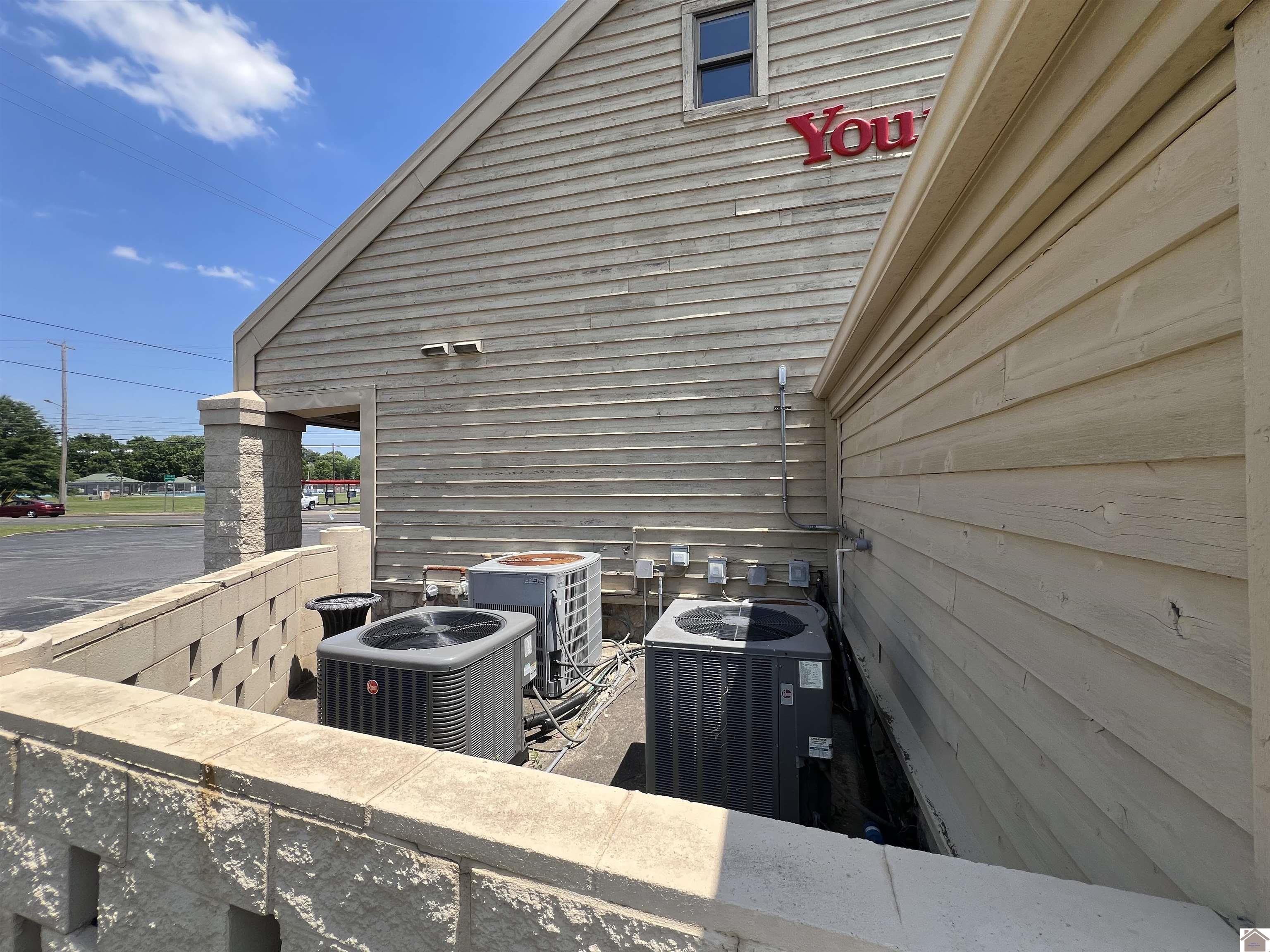 1002 Cuba Rd. Property Photo 15