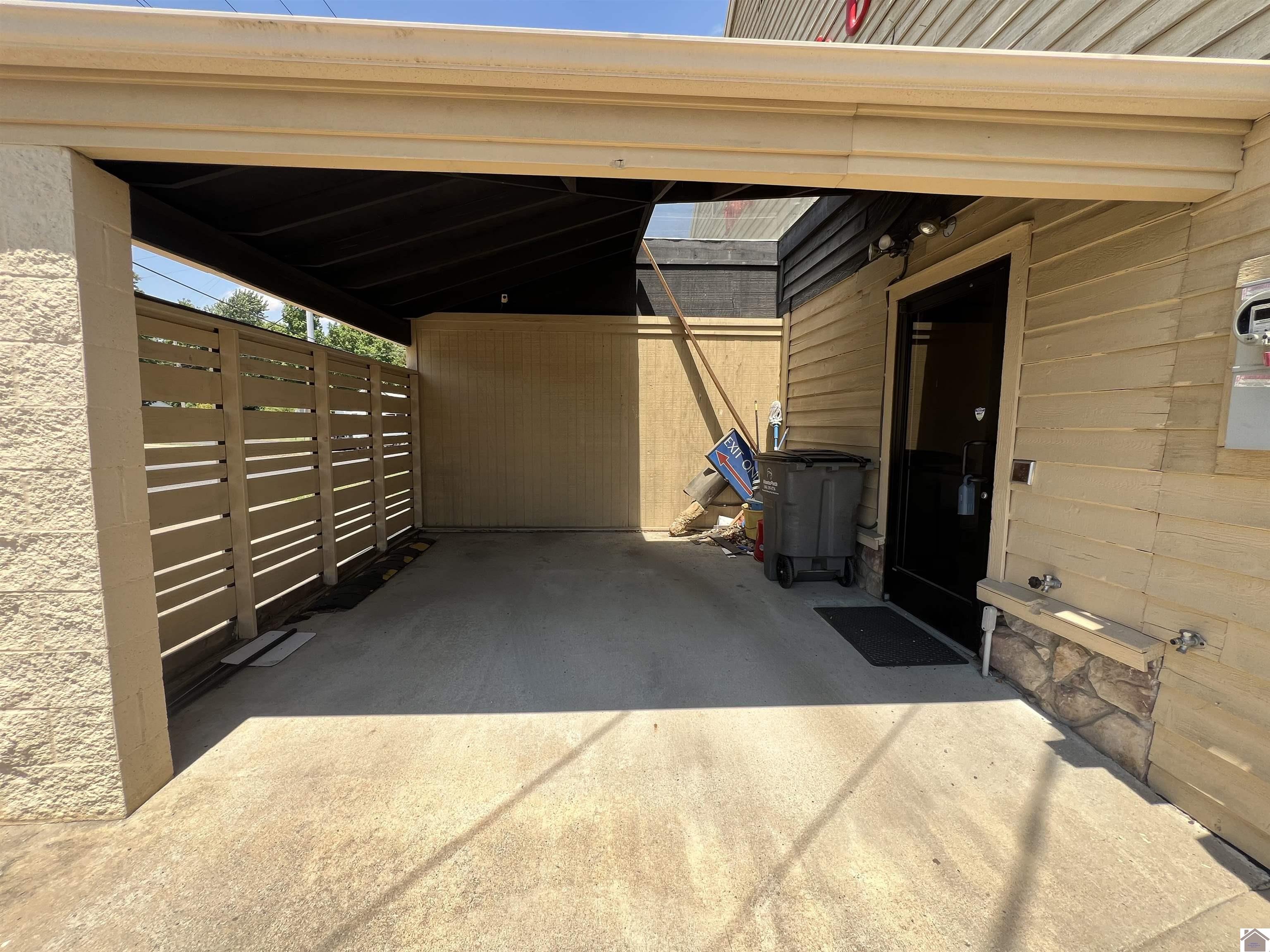 1002 Cuba Rd. Property Photo 16