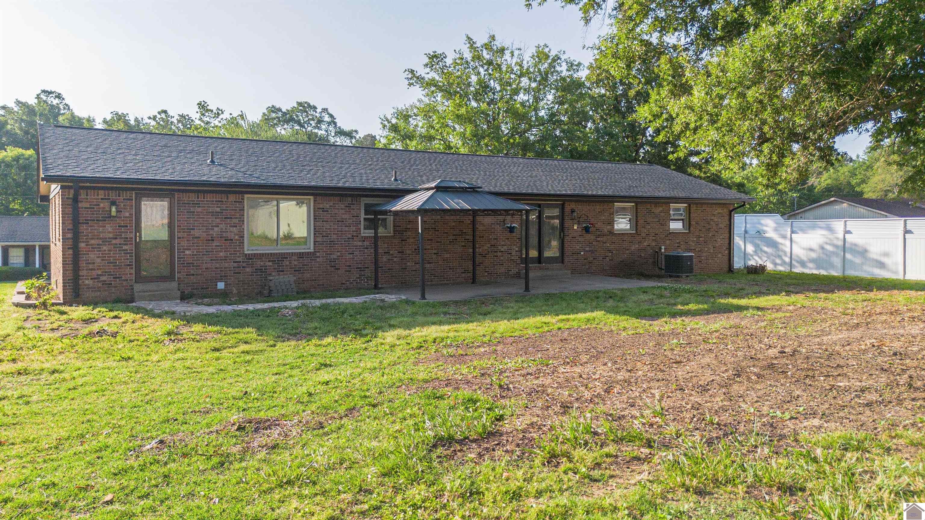 3929 Cleary Dr Property Photo 6