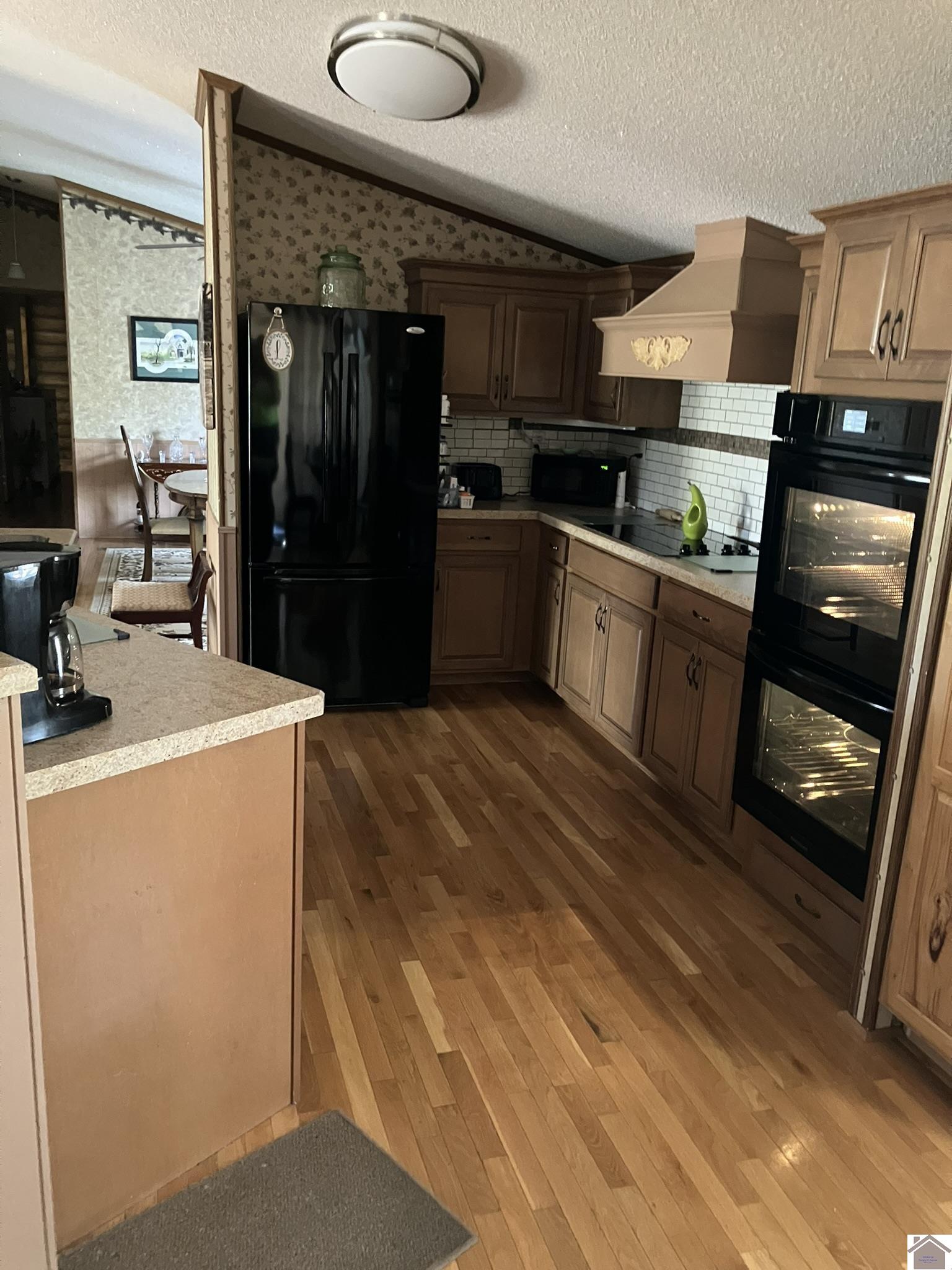 122 Breezy Loop Property Photo 3