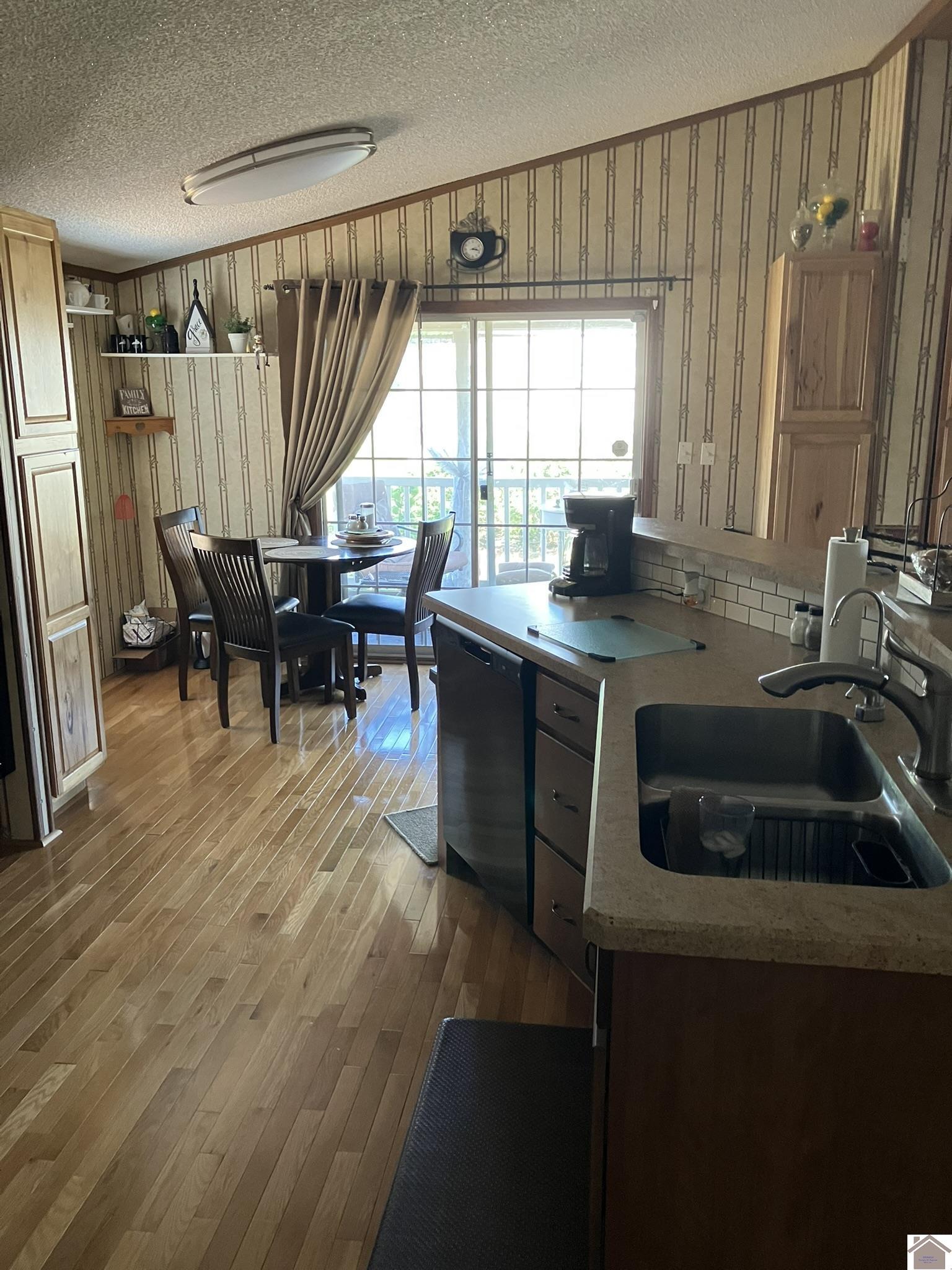 122 Breezy Loop Property Photo 7