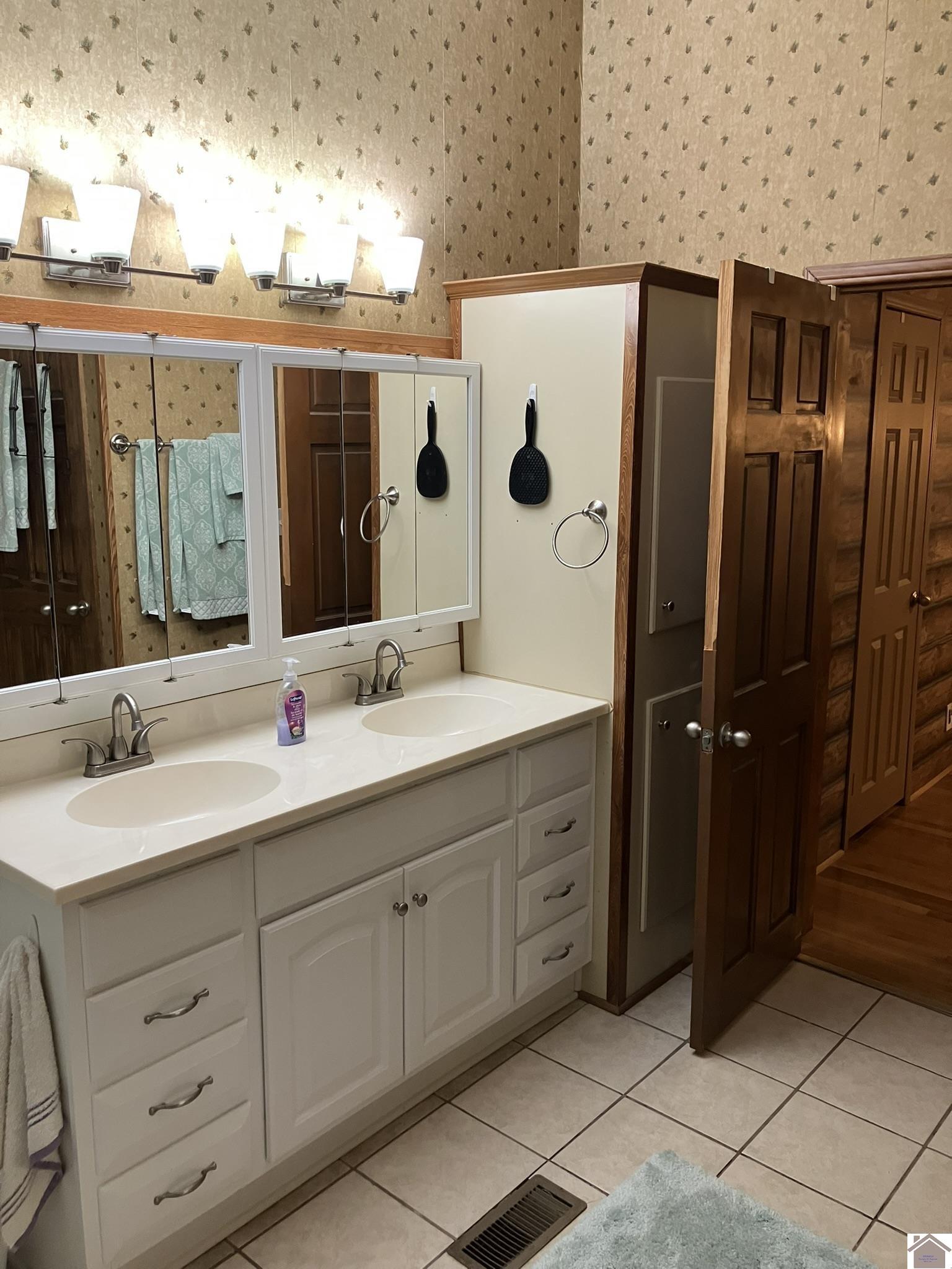 122 Breezy Loop Property Photo 15