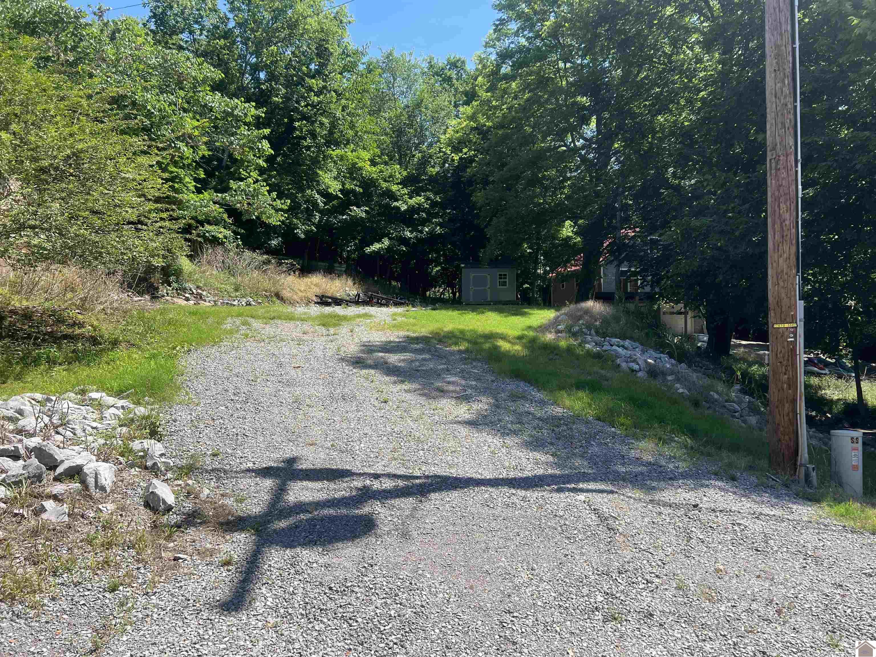 73 Lakeshore Dr Property Photo 1