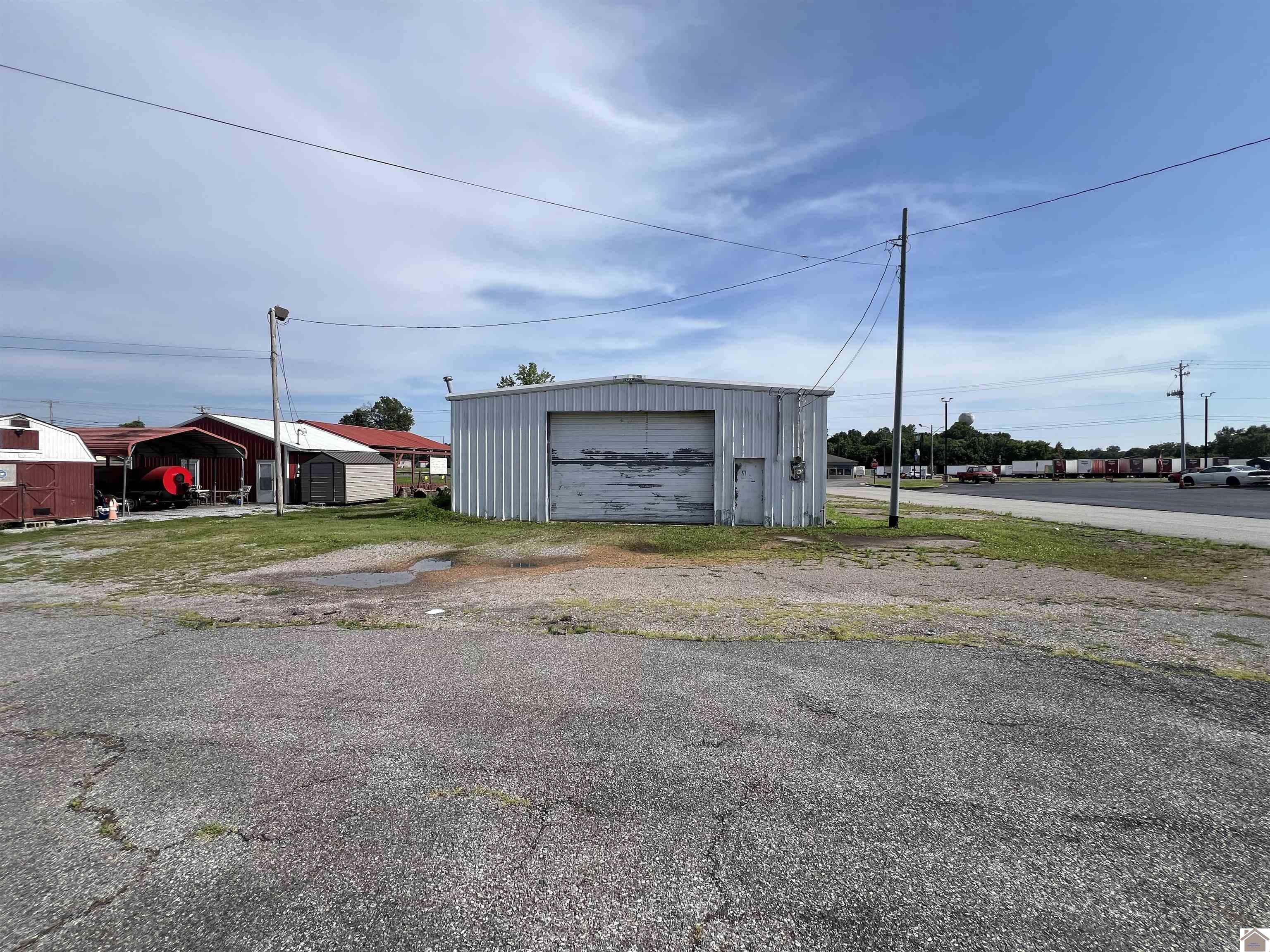 504 N Highland Drive Property Photo 12