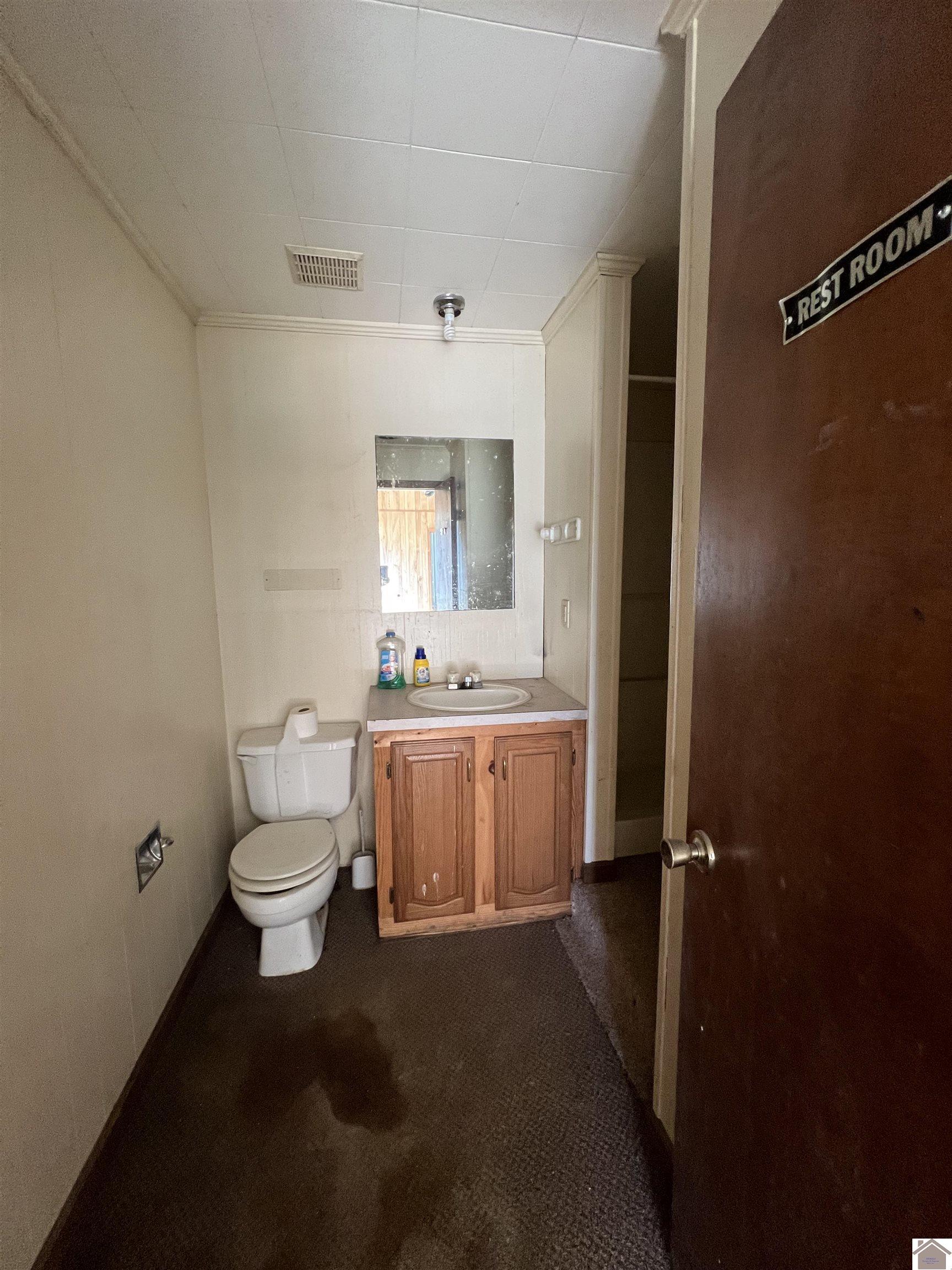 504 N Highland Drive Property Photo 32
