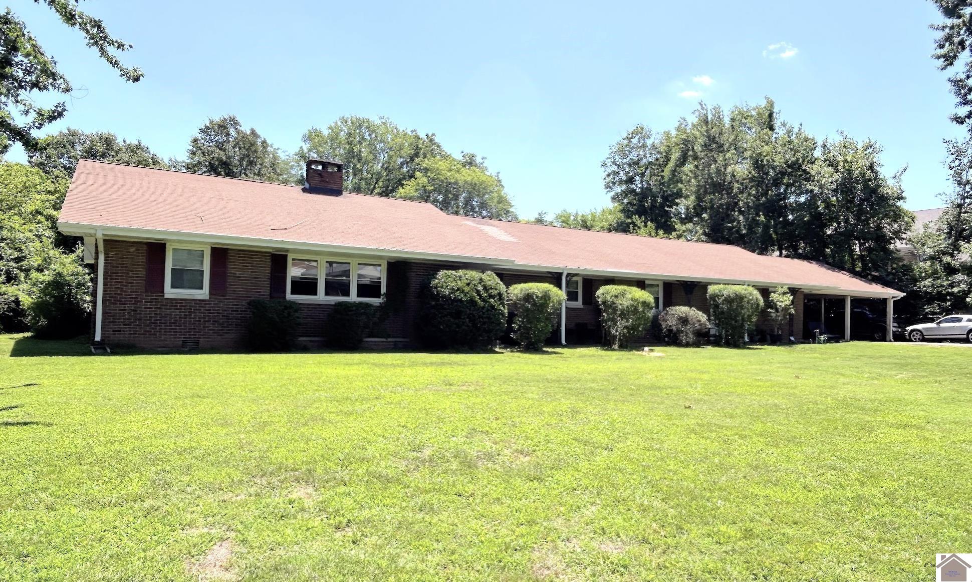 190/192 Pecan Court Property Photo 1