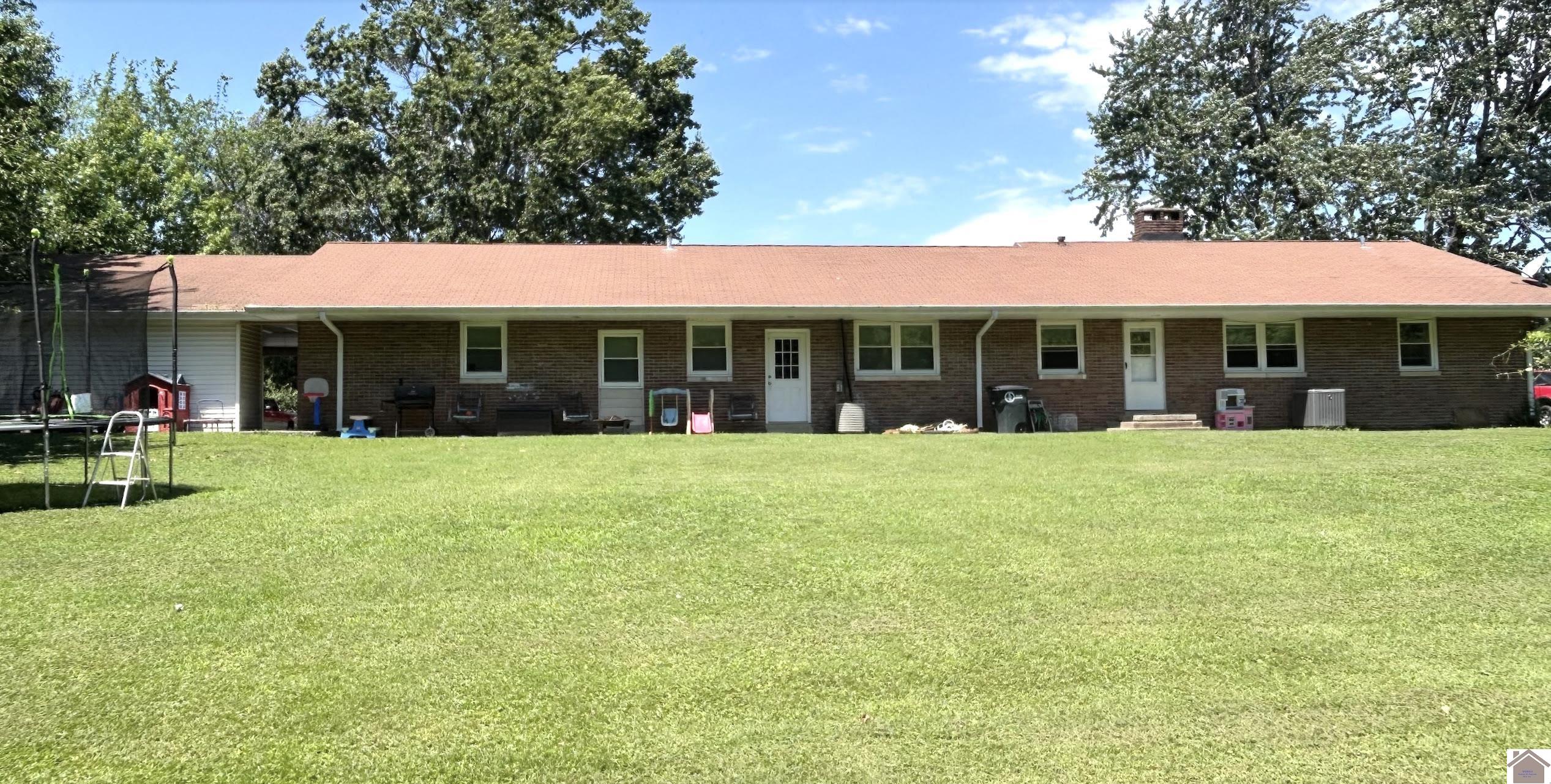 190/192 Pecan Court Property Photo 2