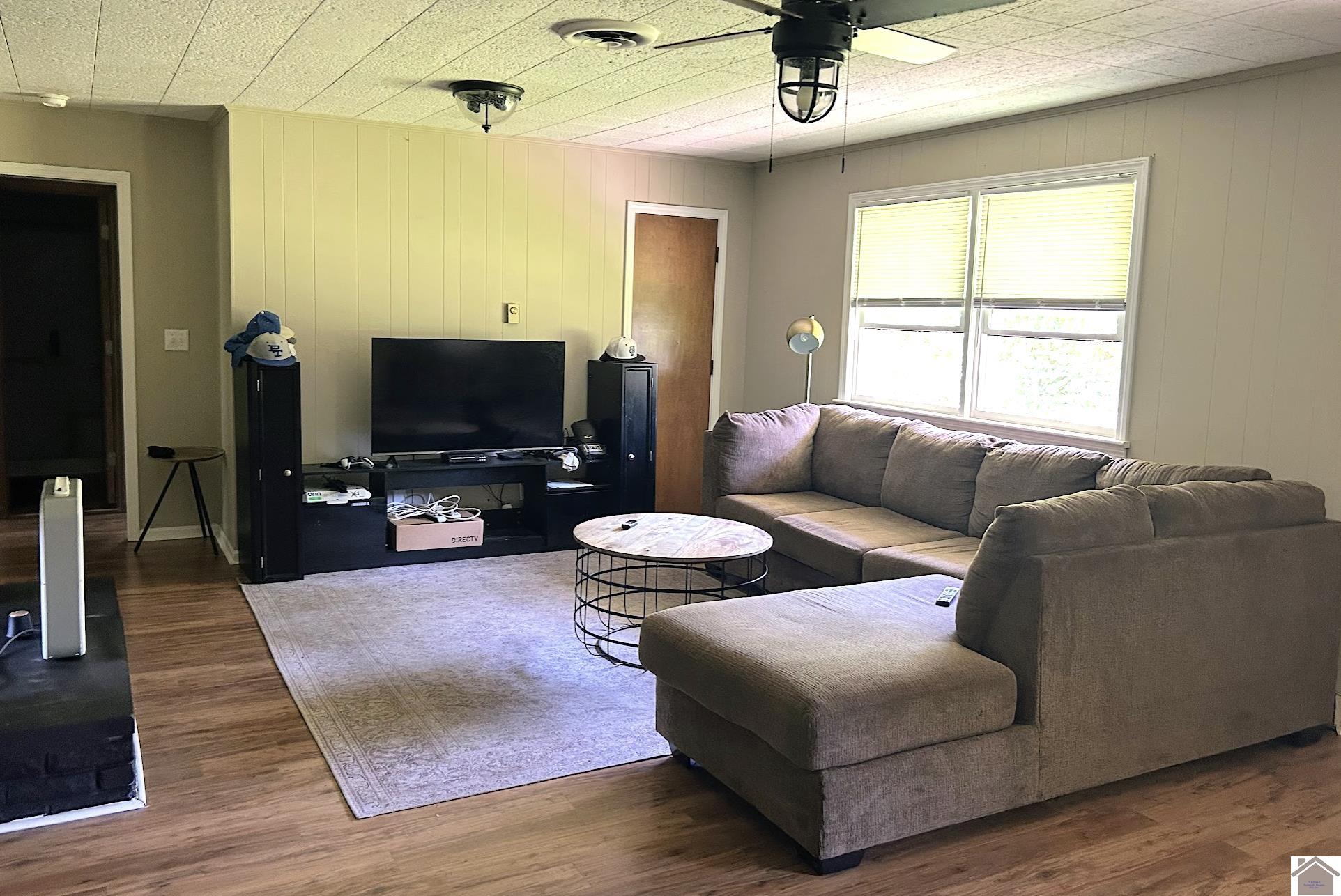 190/192 Pecan Court Property Photo 3