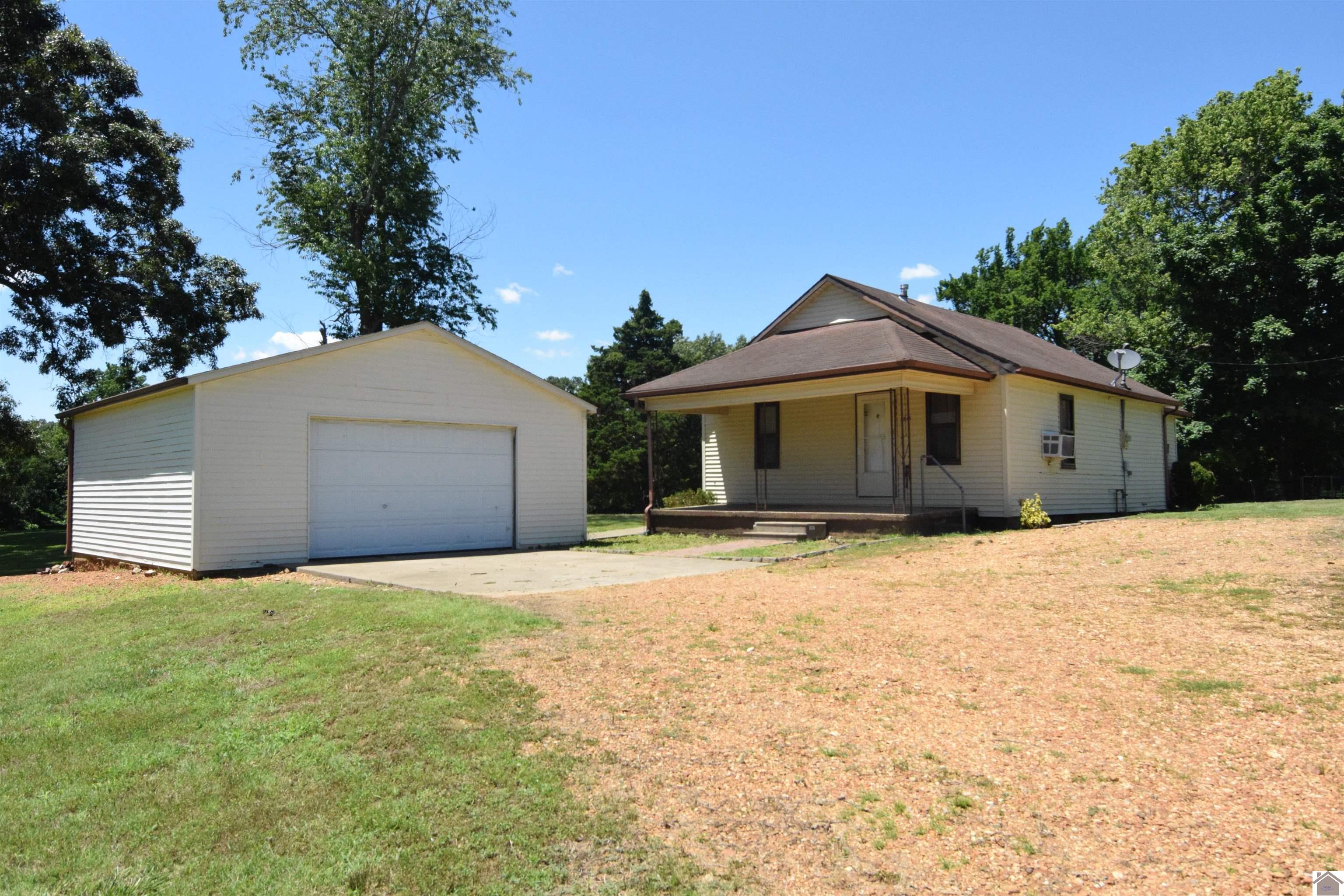 845 S County Line Road Property Photo 1