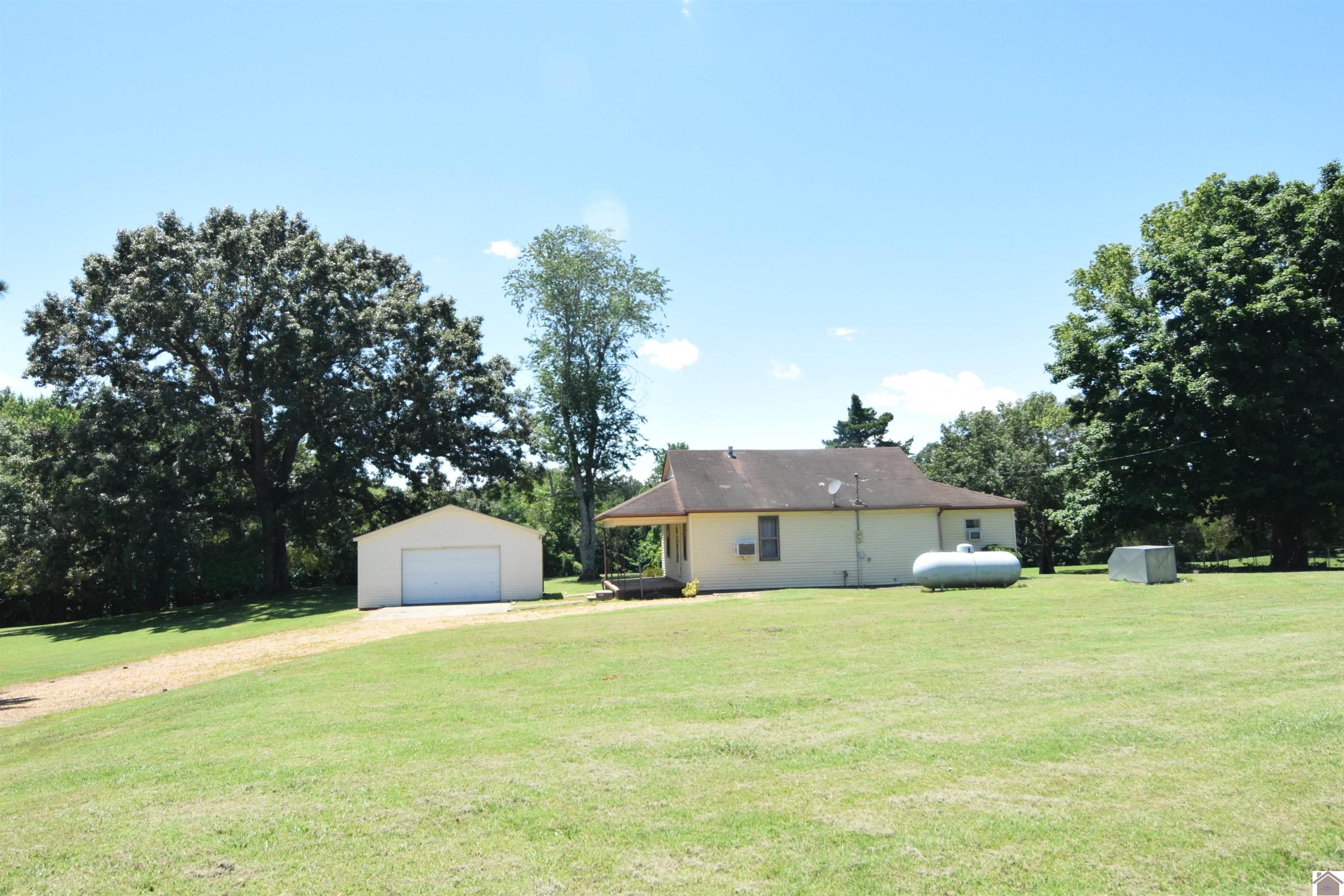 845 S County Line Road Property Photo 2